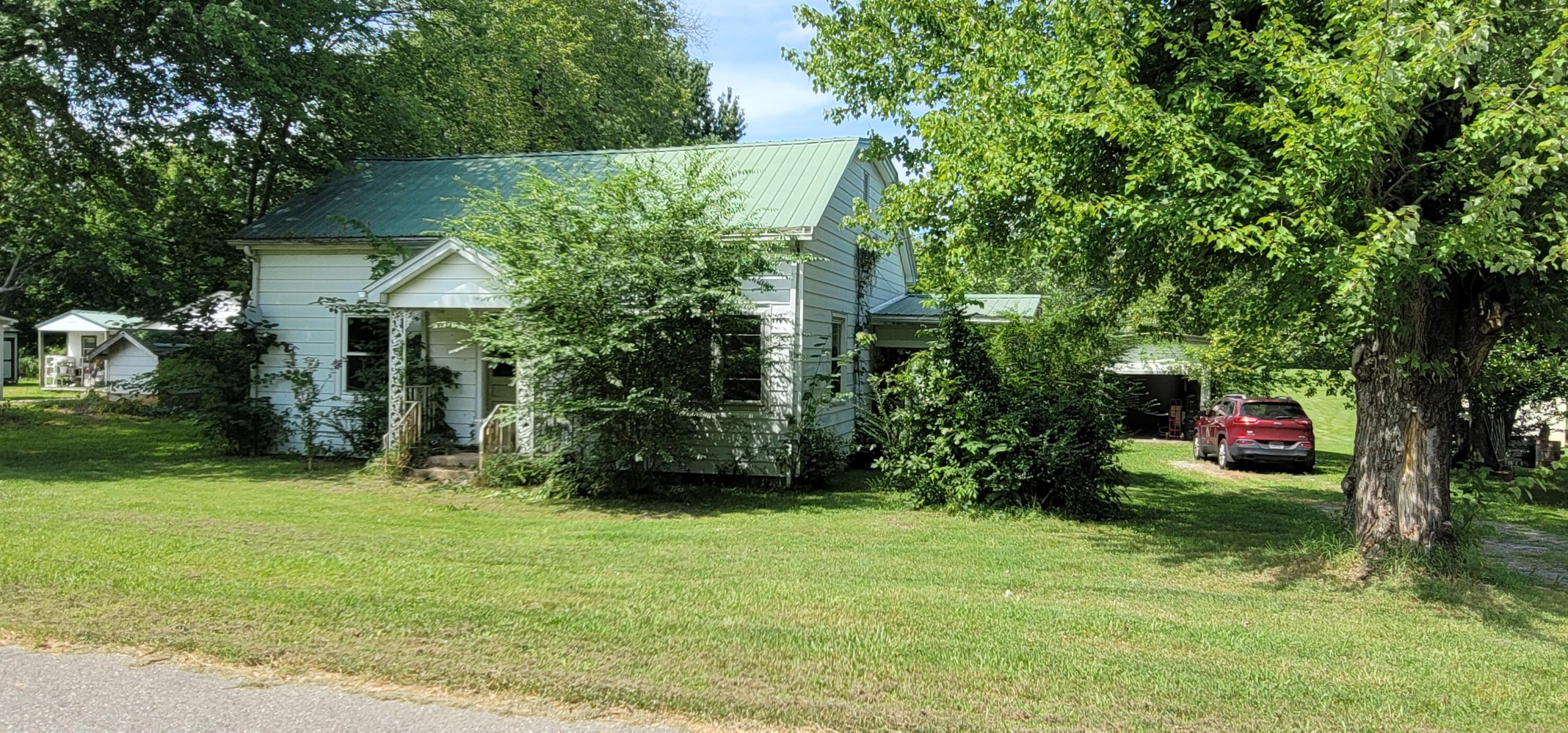 5901 Carr Road Property Photo 3