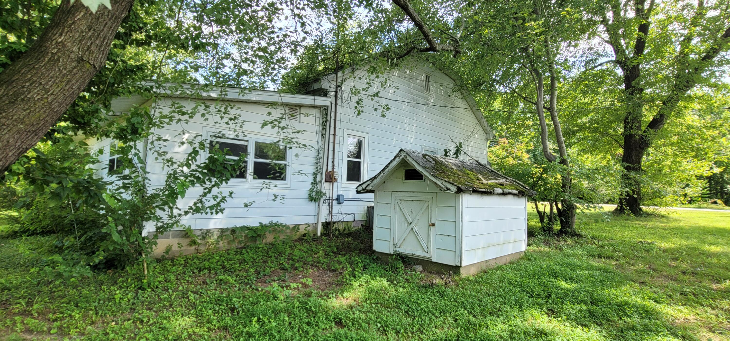5901 Carr Road Property Photo 8