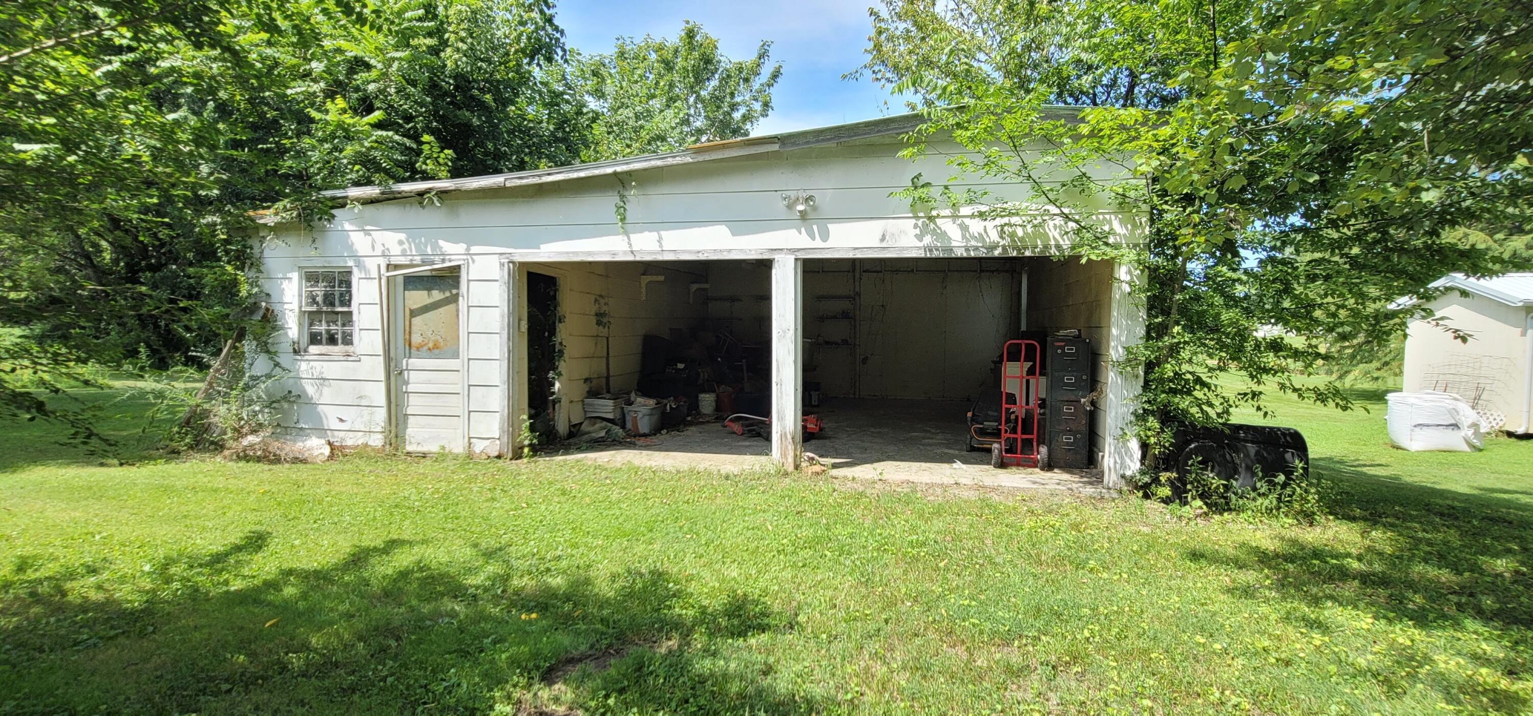 5901 Carr Road Property Photo 9