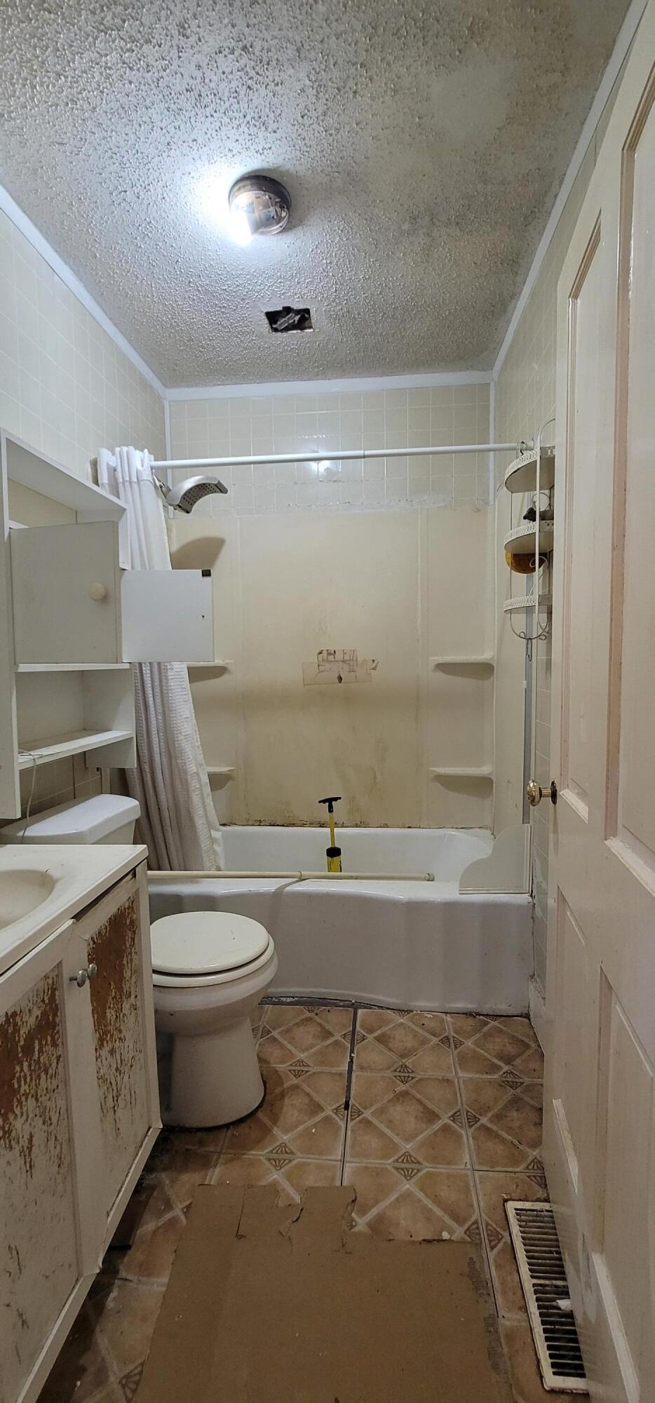 5901 Carr Road Property Photo 18