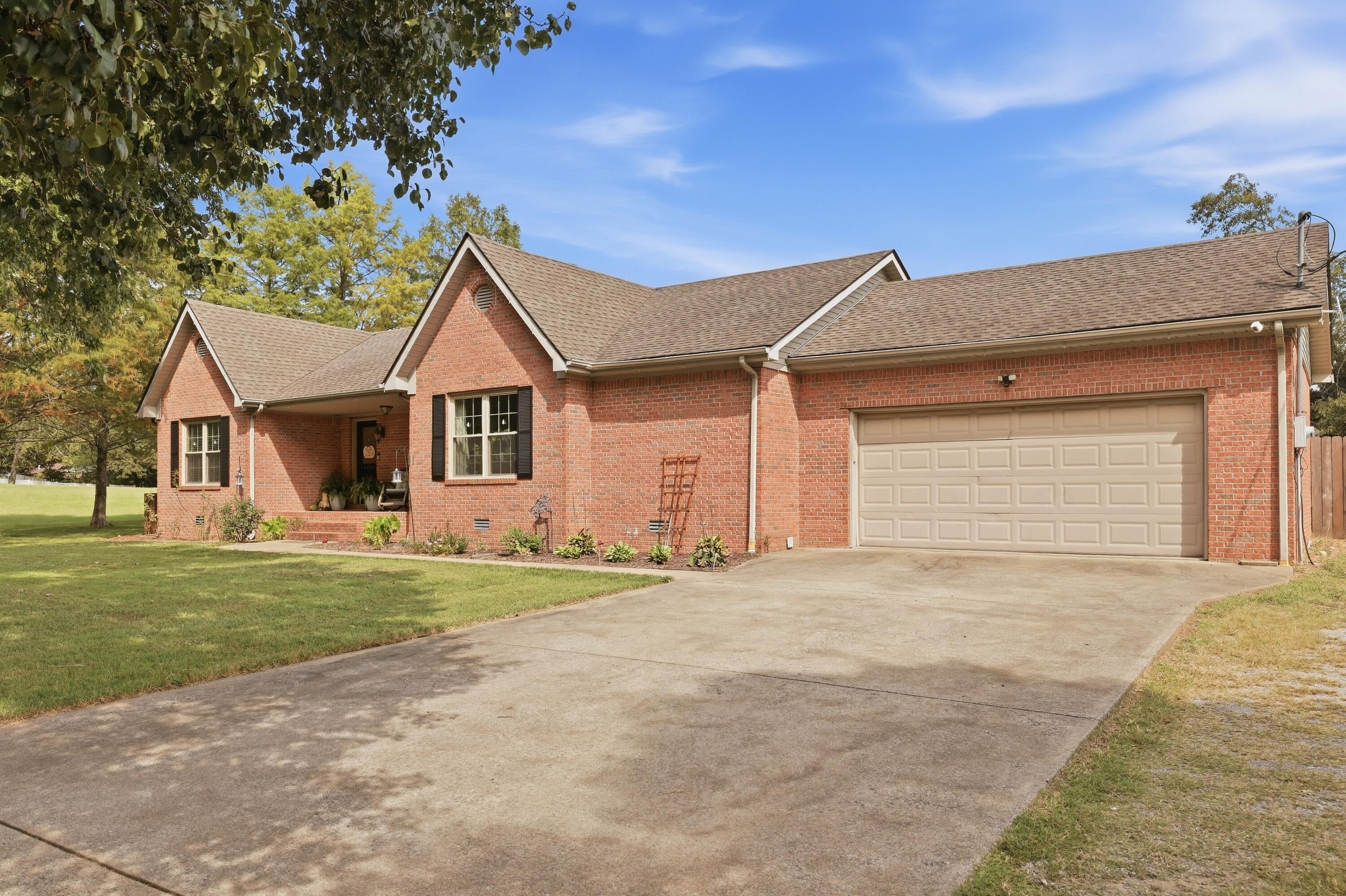 5970 Sandy Hill Drive Property Photo 4
