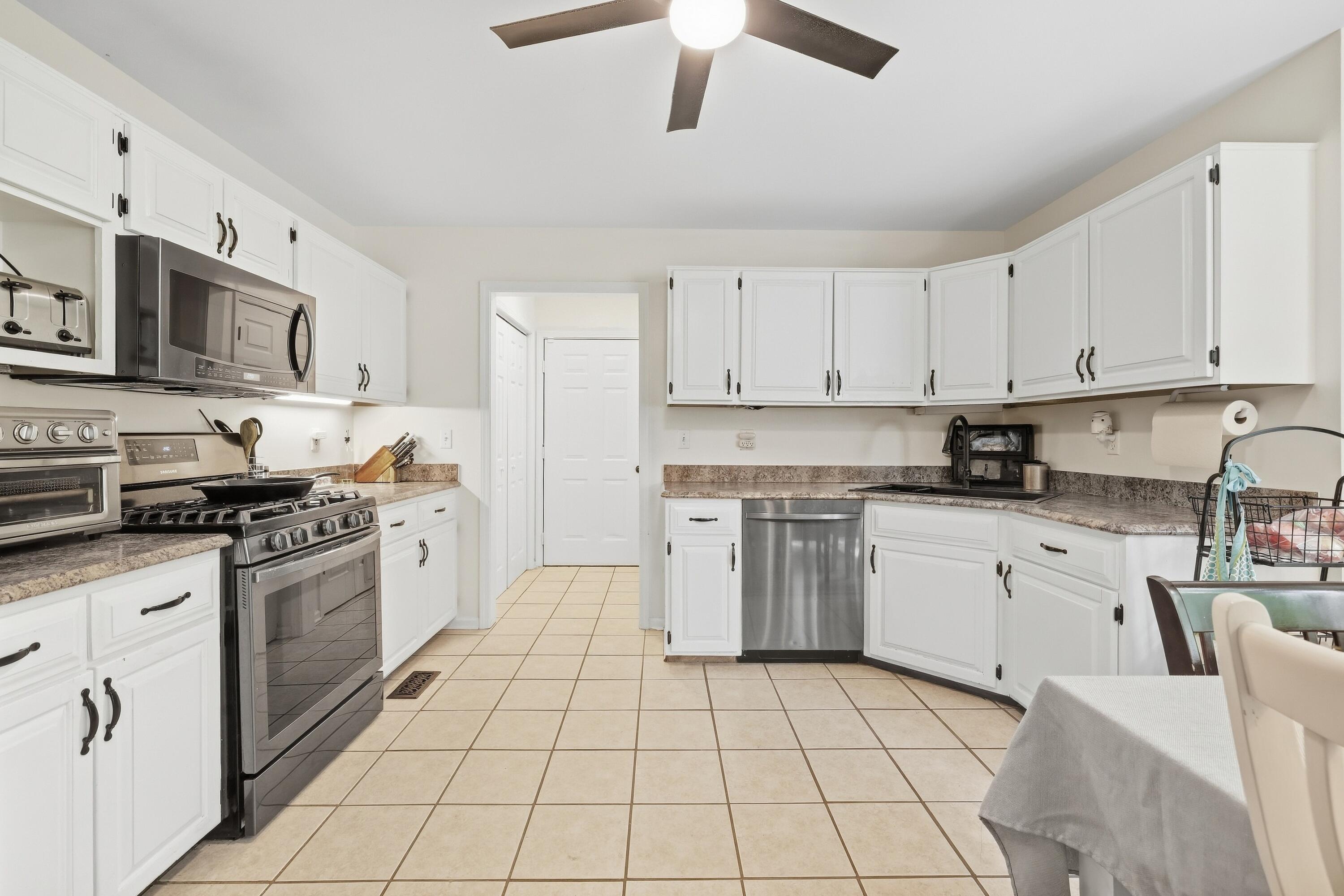 5970 Sandy Hill Drive Property Photo 11