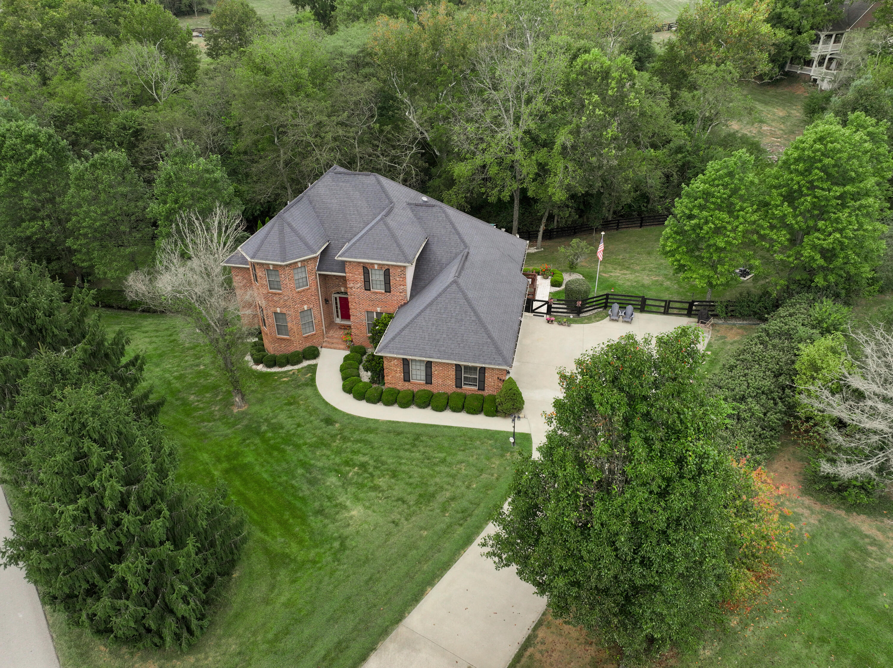 589 Avawam Drive Property Photo 4