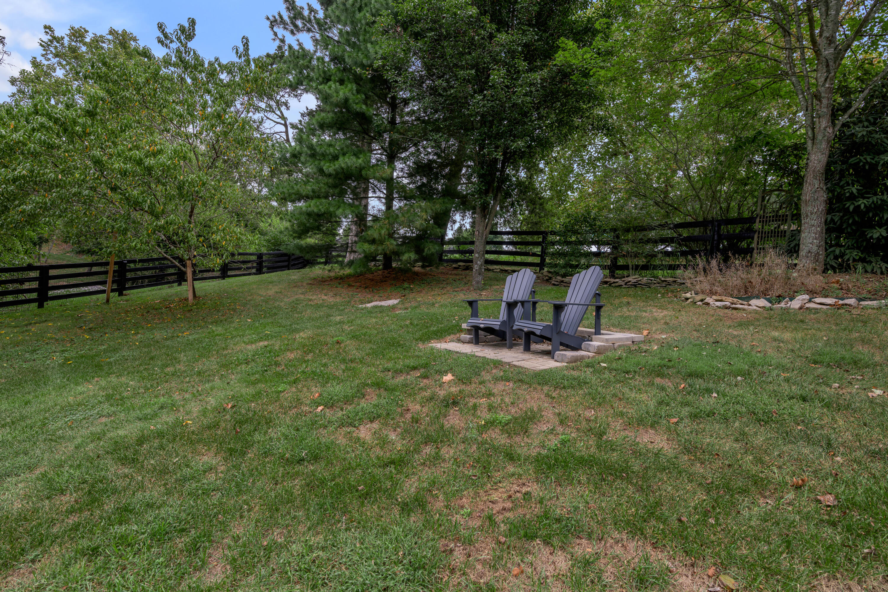 589 Avawam Drive Property Photo 12