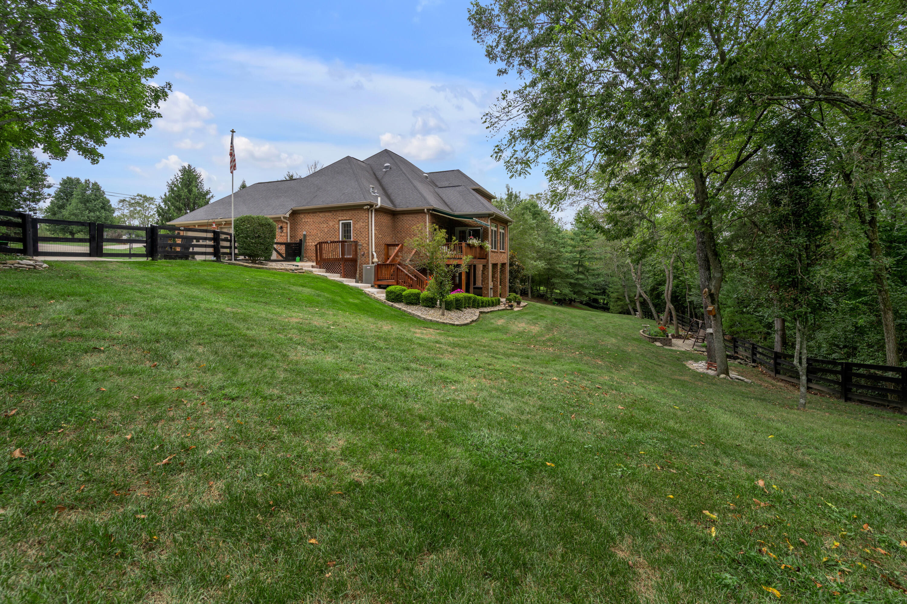 589 Avawam Drive Property Photo 14