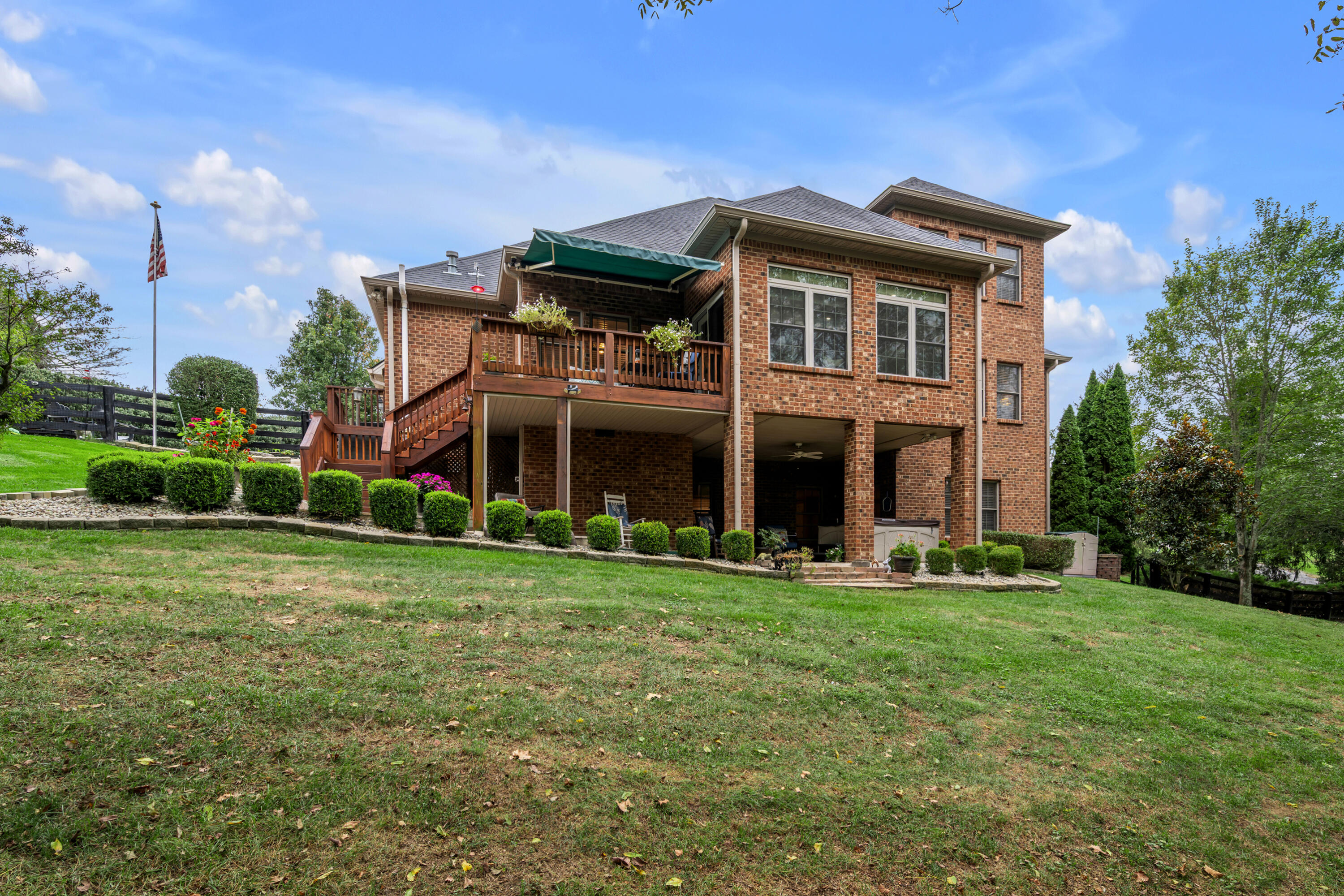 589 Avawam Drive Property Photo 16