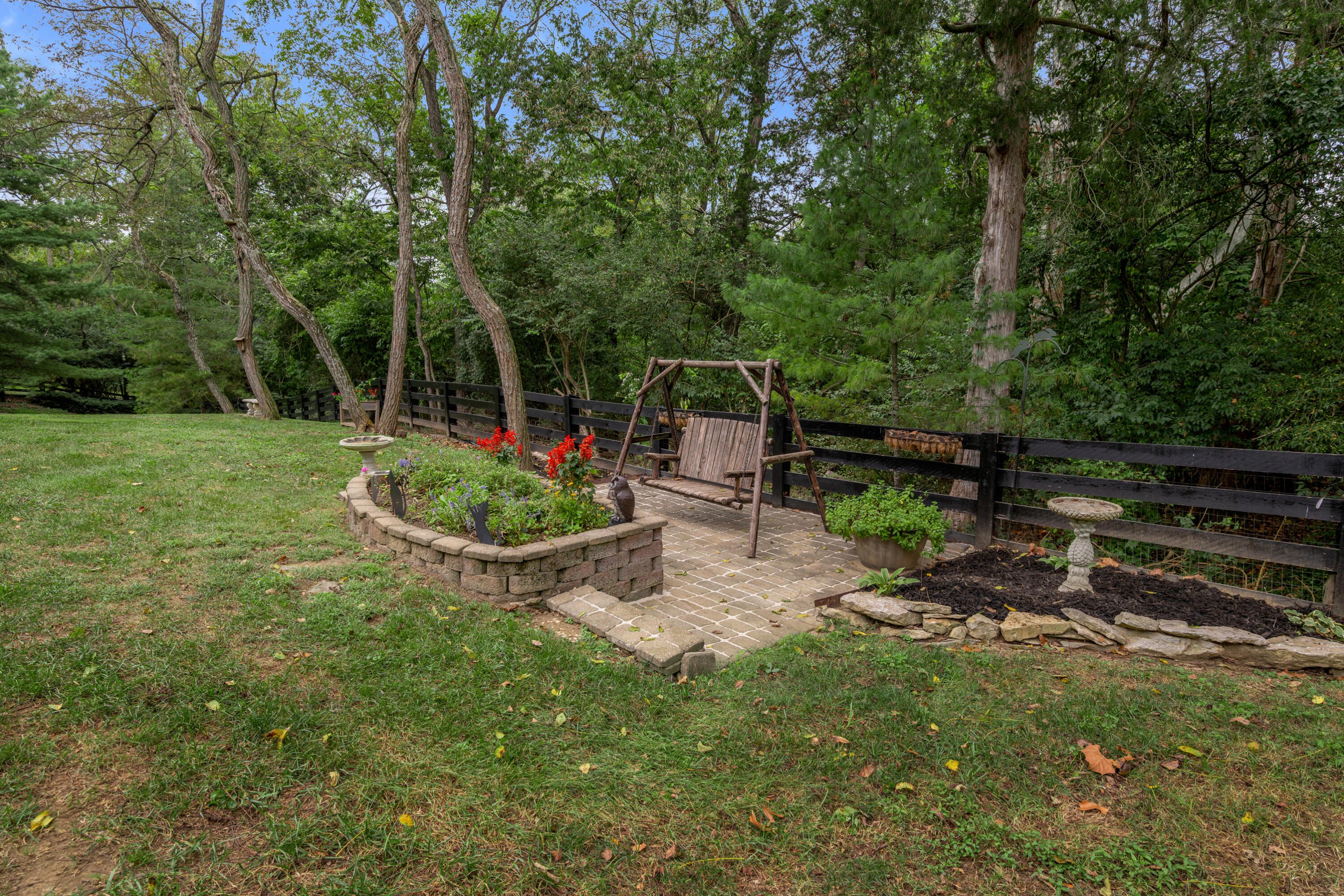 589 Avawam Drive Property Photo 18
