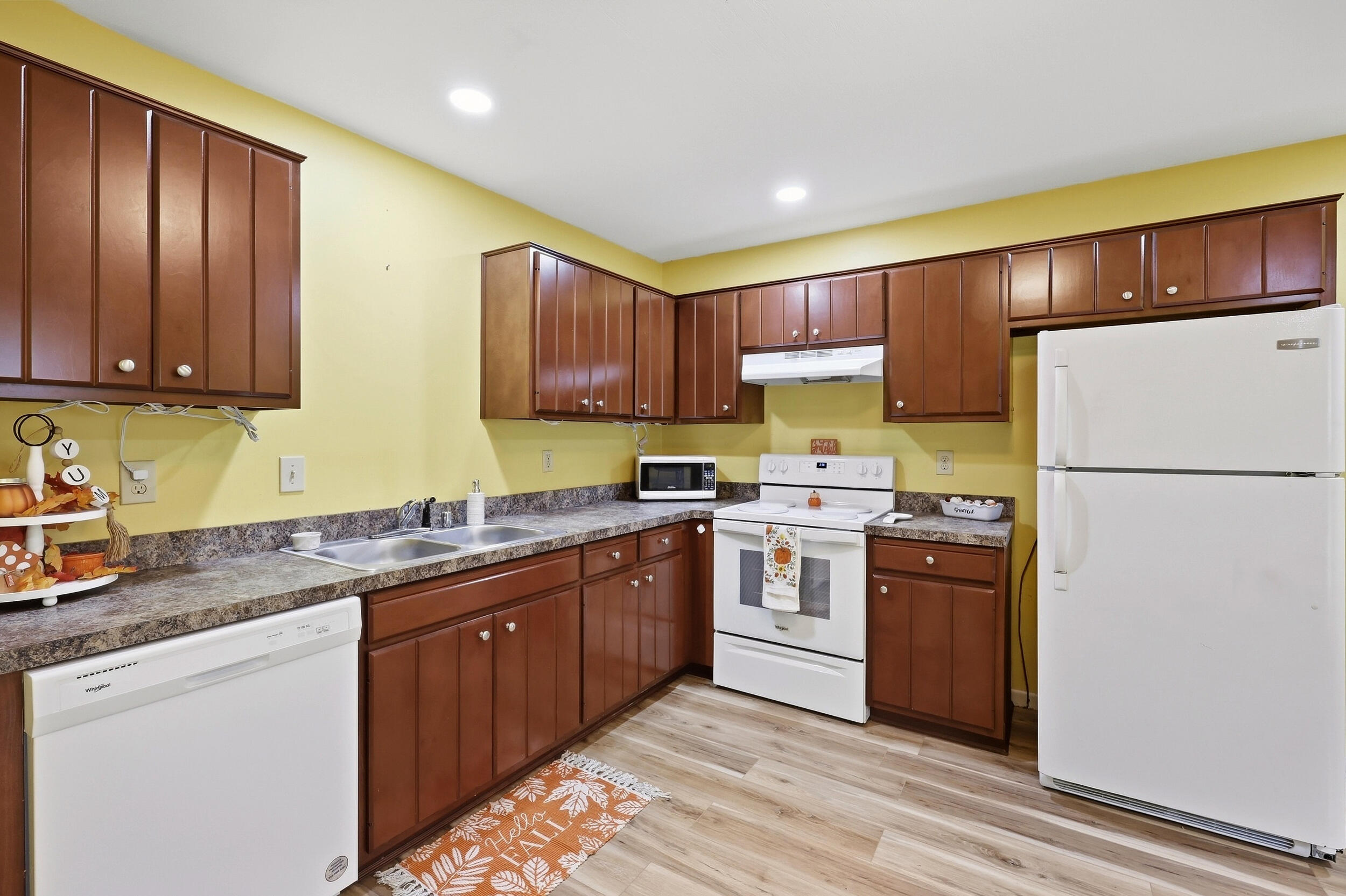 104 Winning Colors Property Photo 8