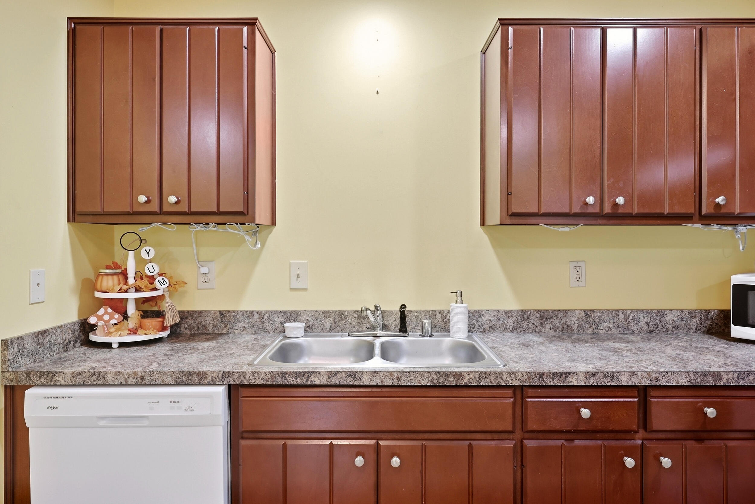 104 Winning Colors Property Photo 10
