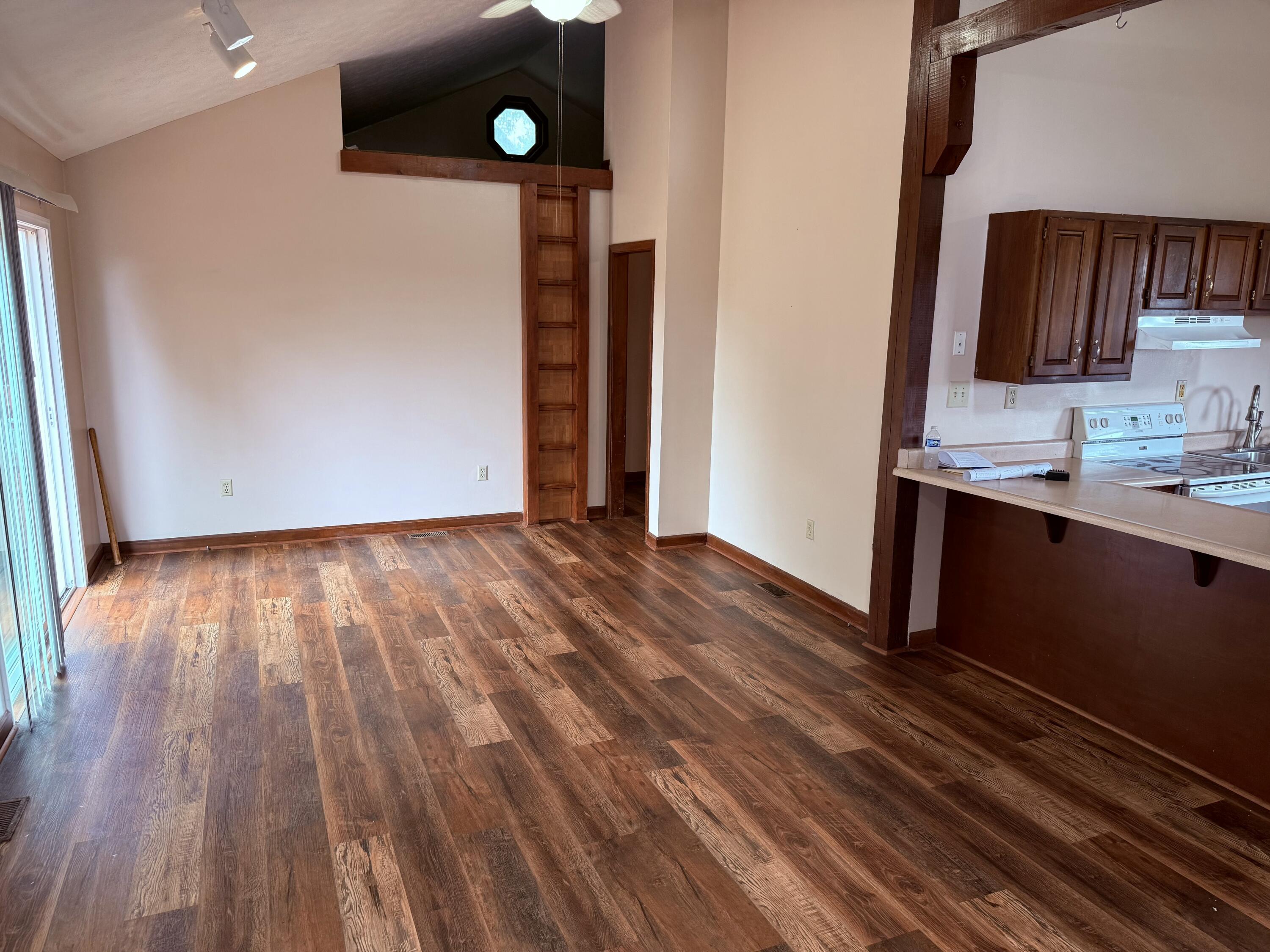 583 Crutcher Pike Property Photo 4