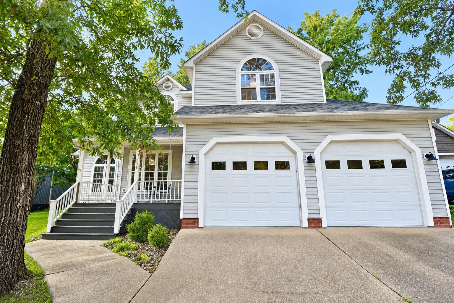 139 Sir Rogers Drive Property Photo 1