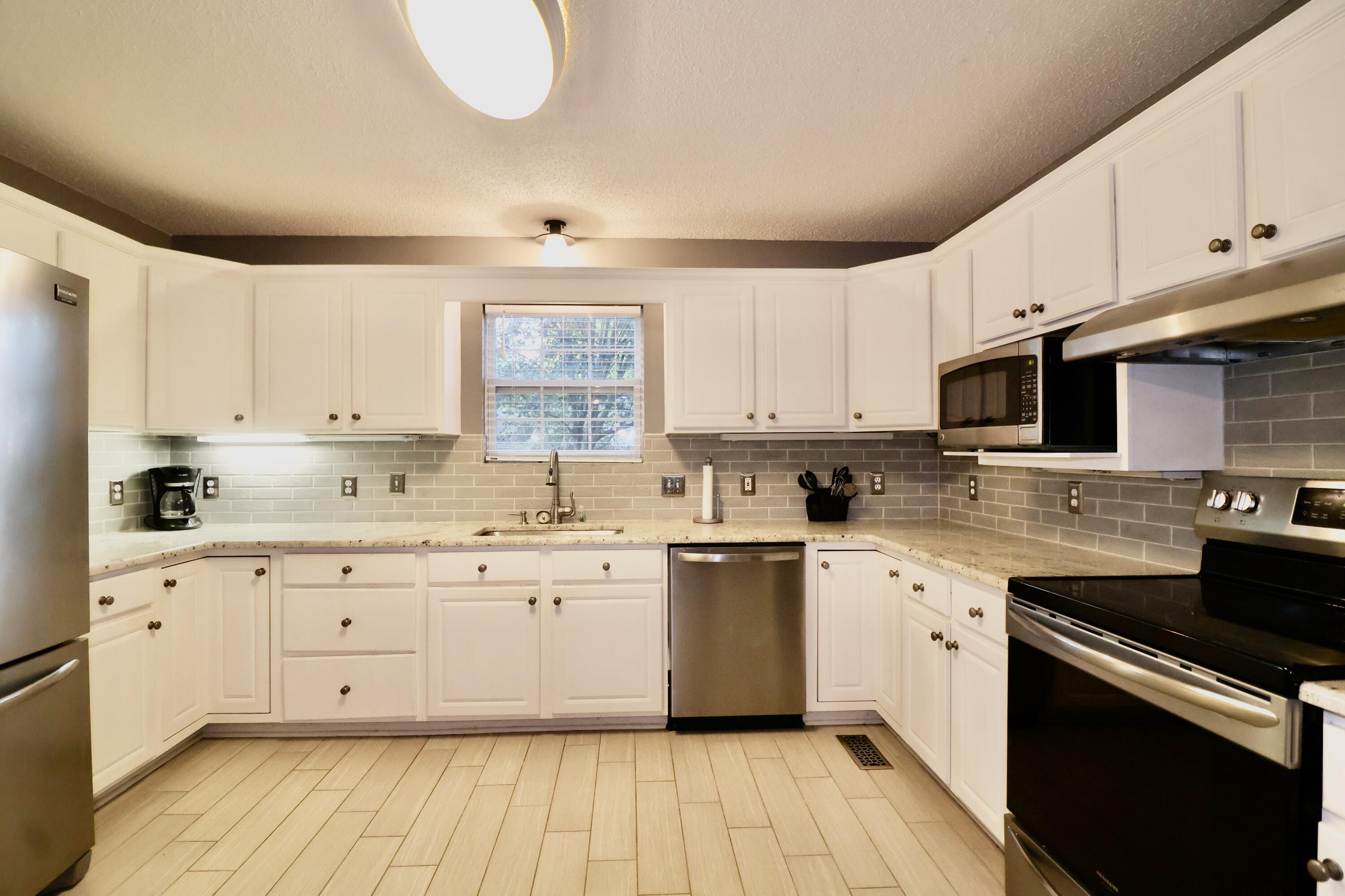 139 Sir Rogers Drive Property Photo 18