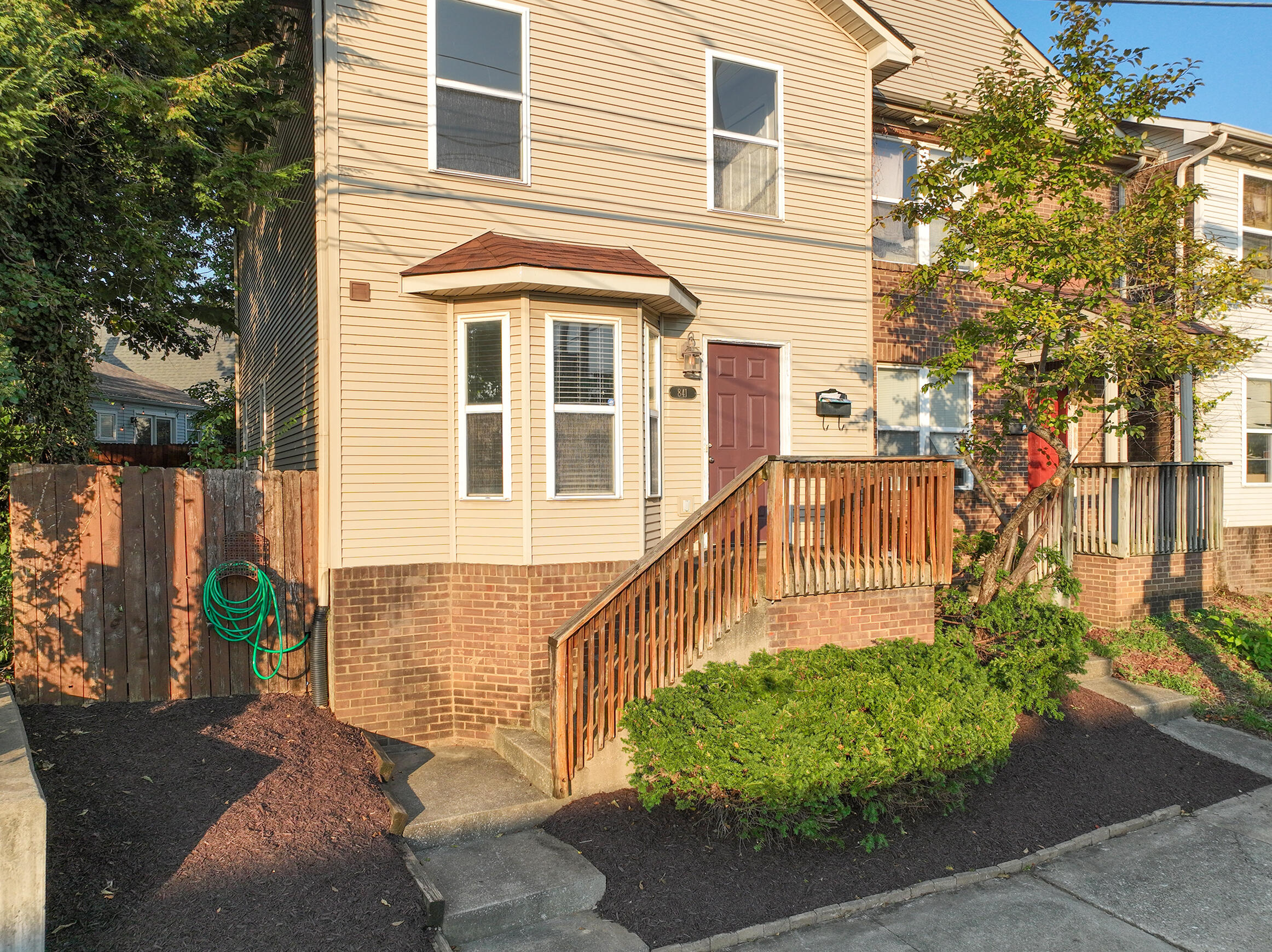 841 W Maxwell Street Property Photo 1