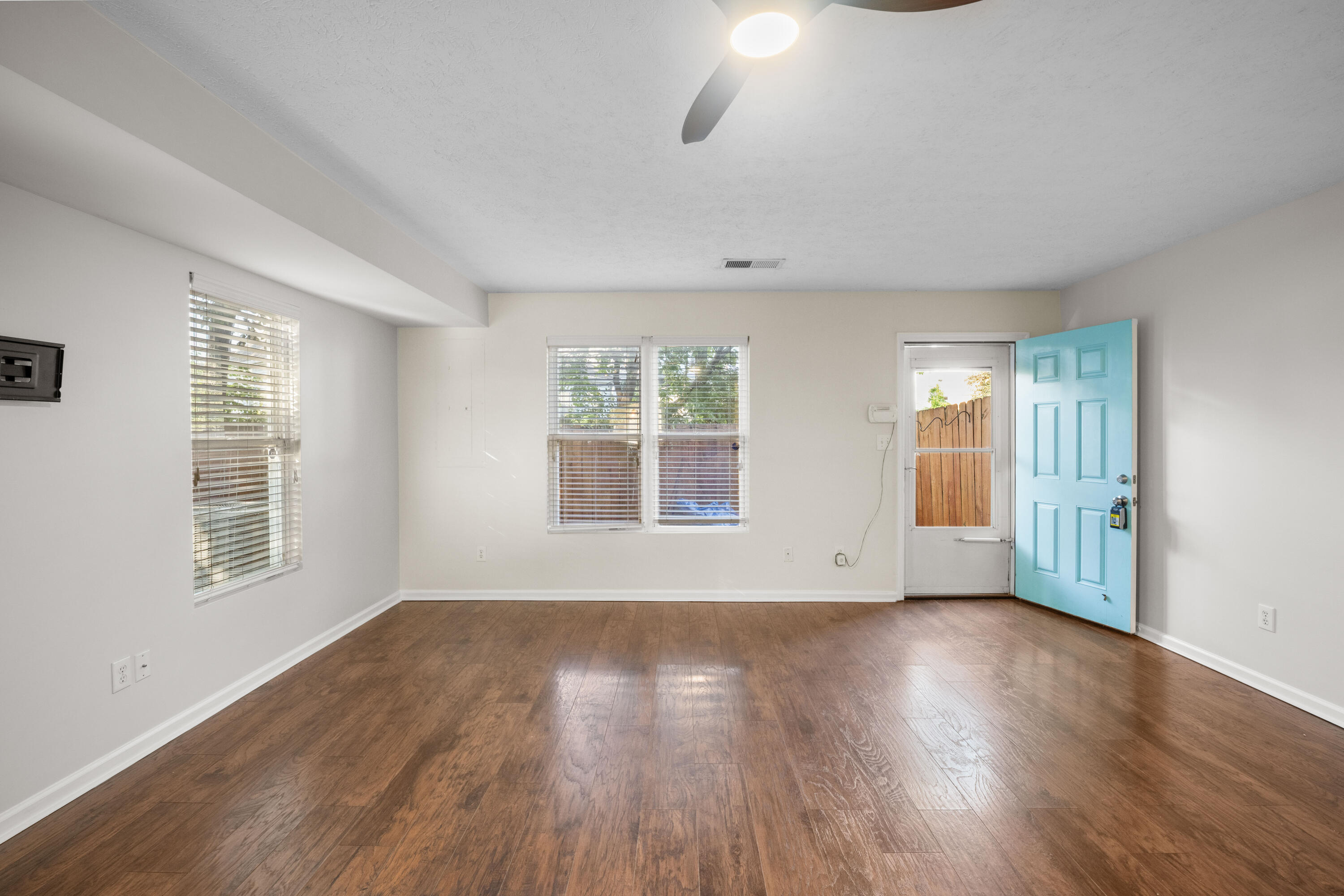 841 W Maxwell Street Property Photo 6