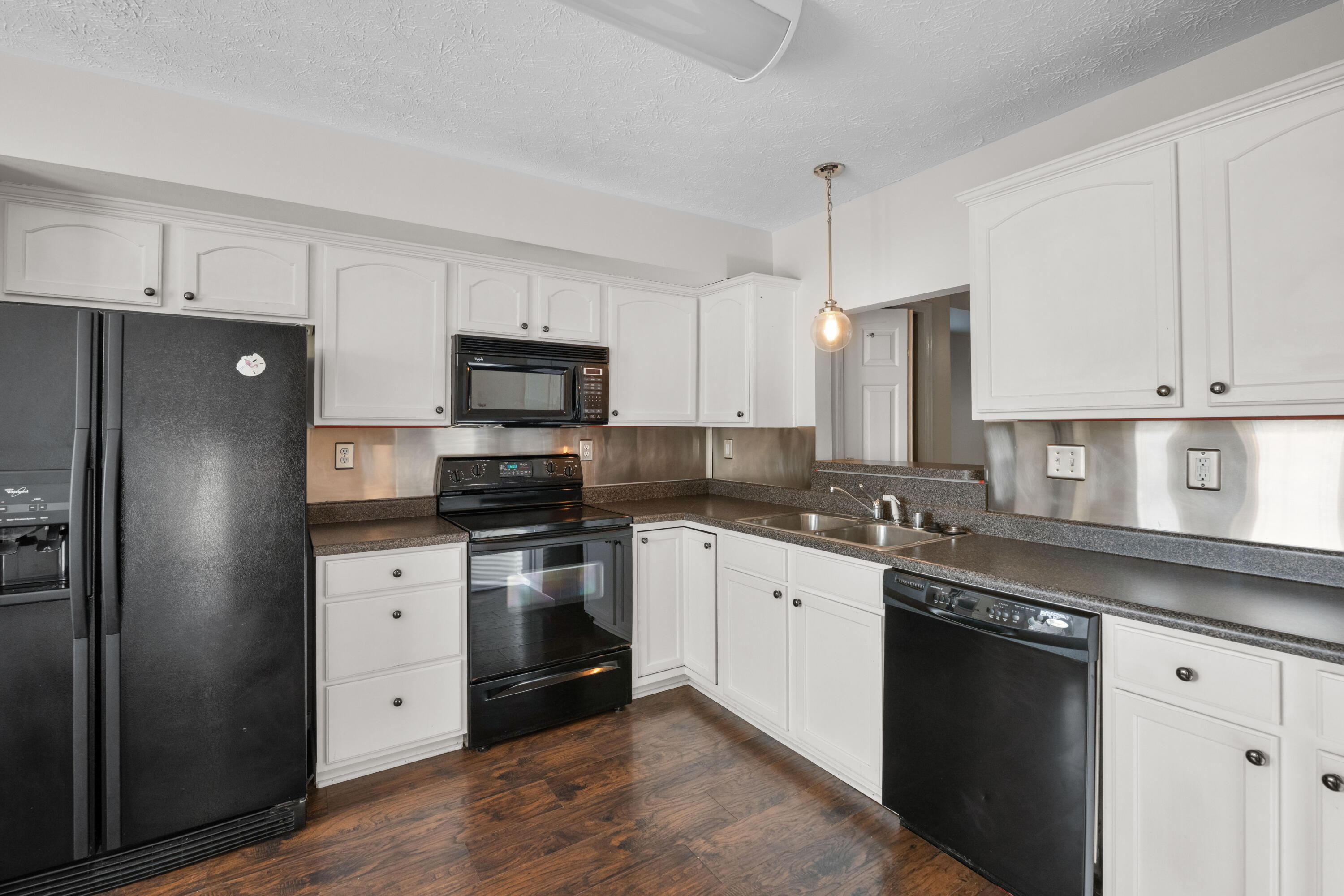 841 W Maxwell Street Property Photo 9