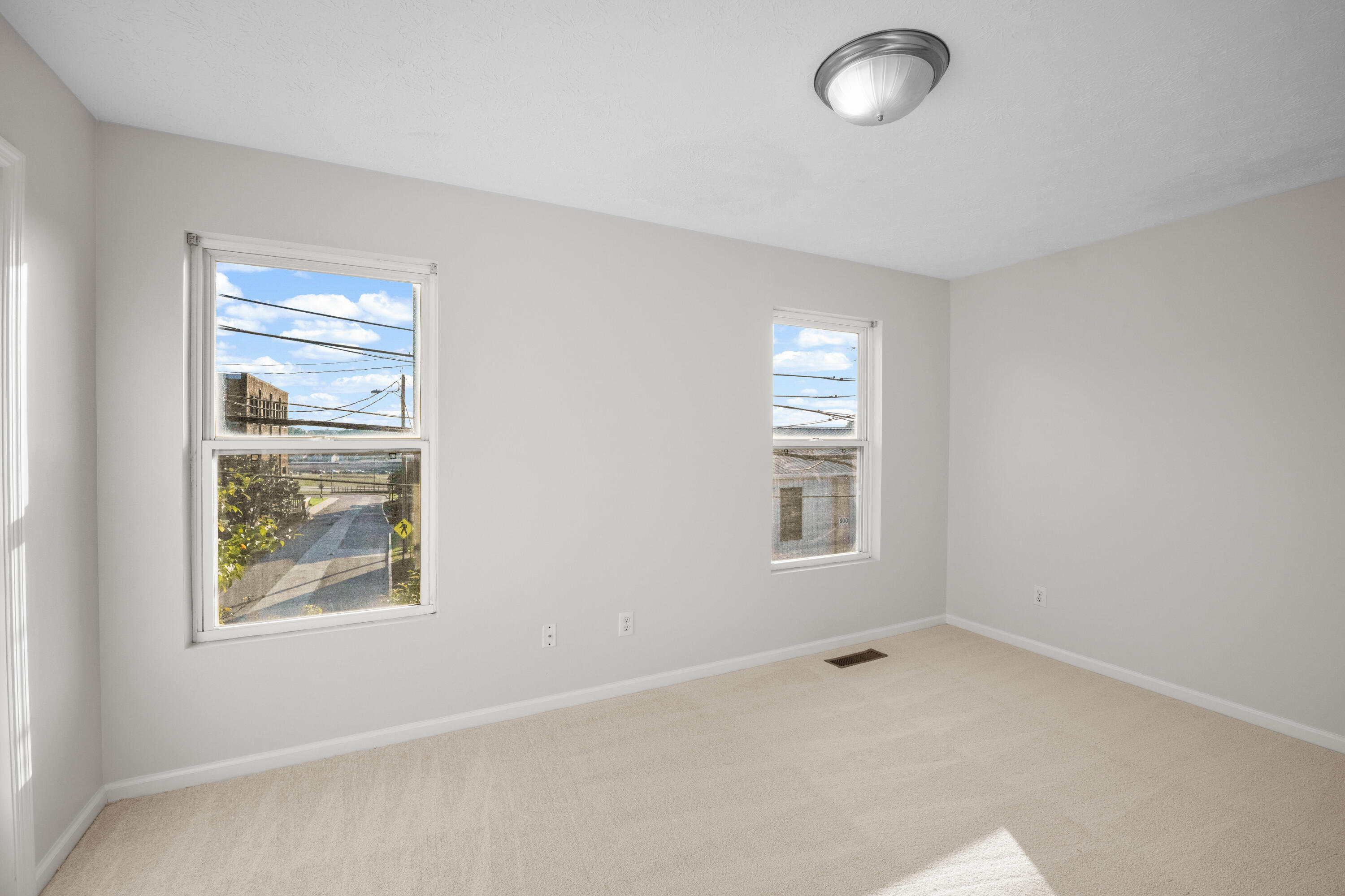 841 W Maxwell Street Property Photo 13