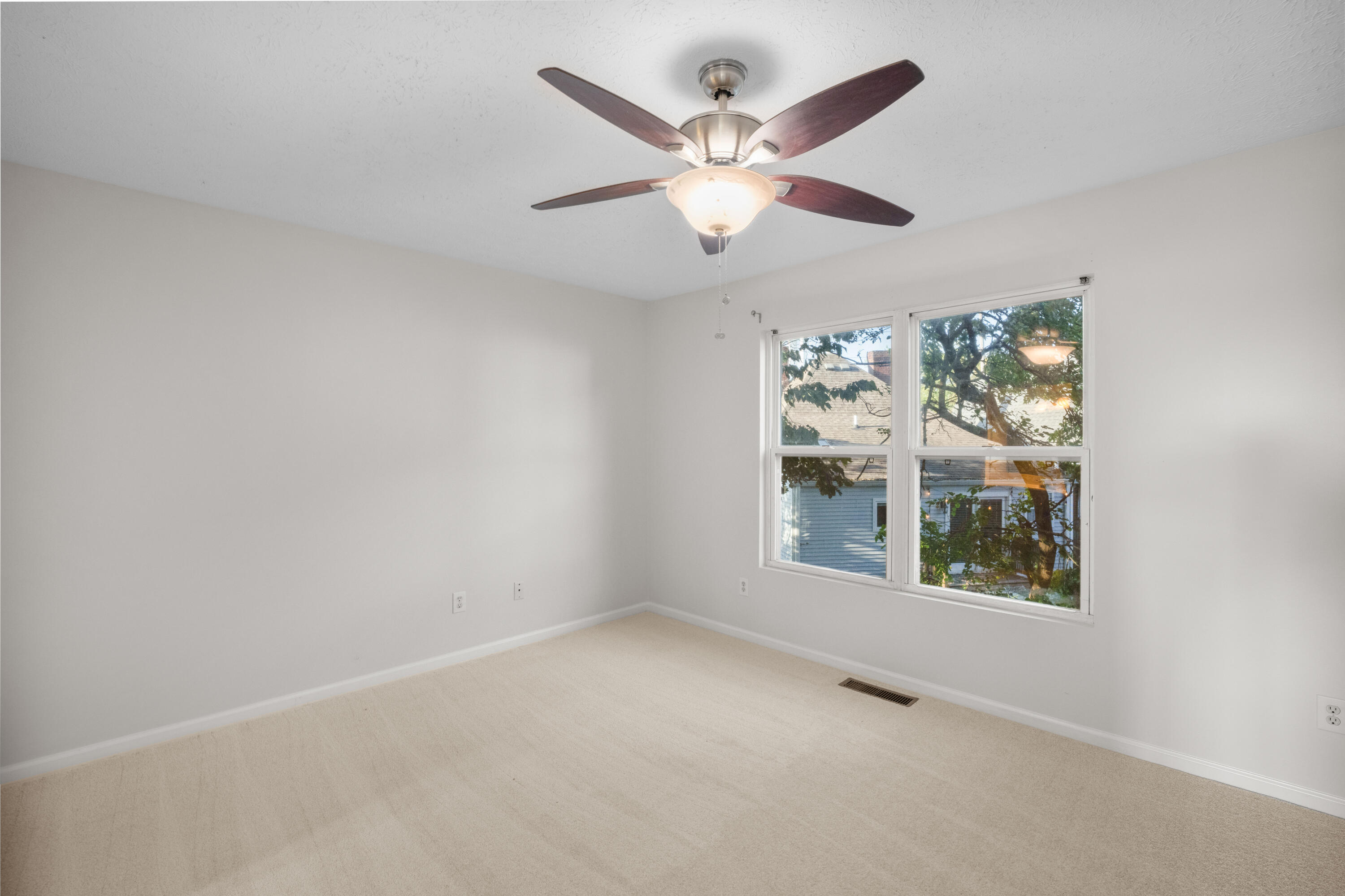 841 W Maxwell Street Property Photo 16