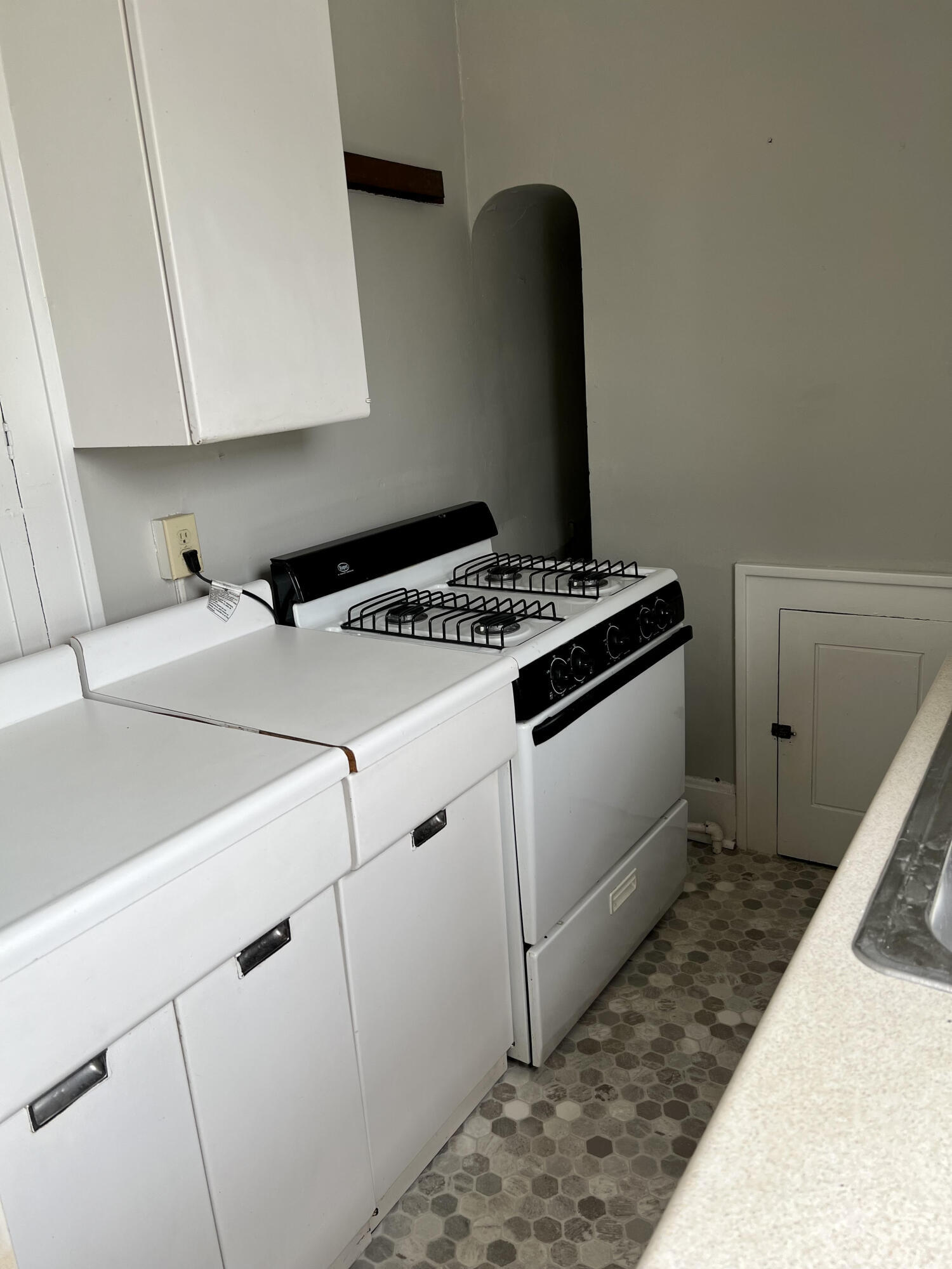 176 Market Street 301 Property Photo 2
