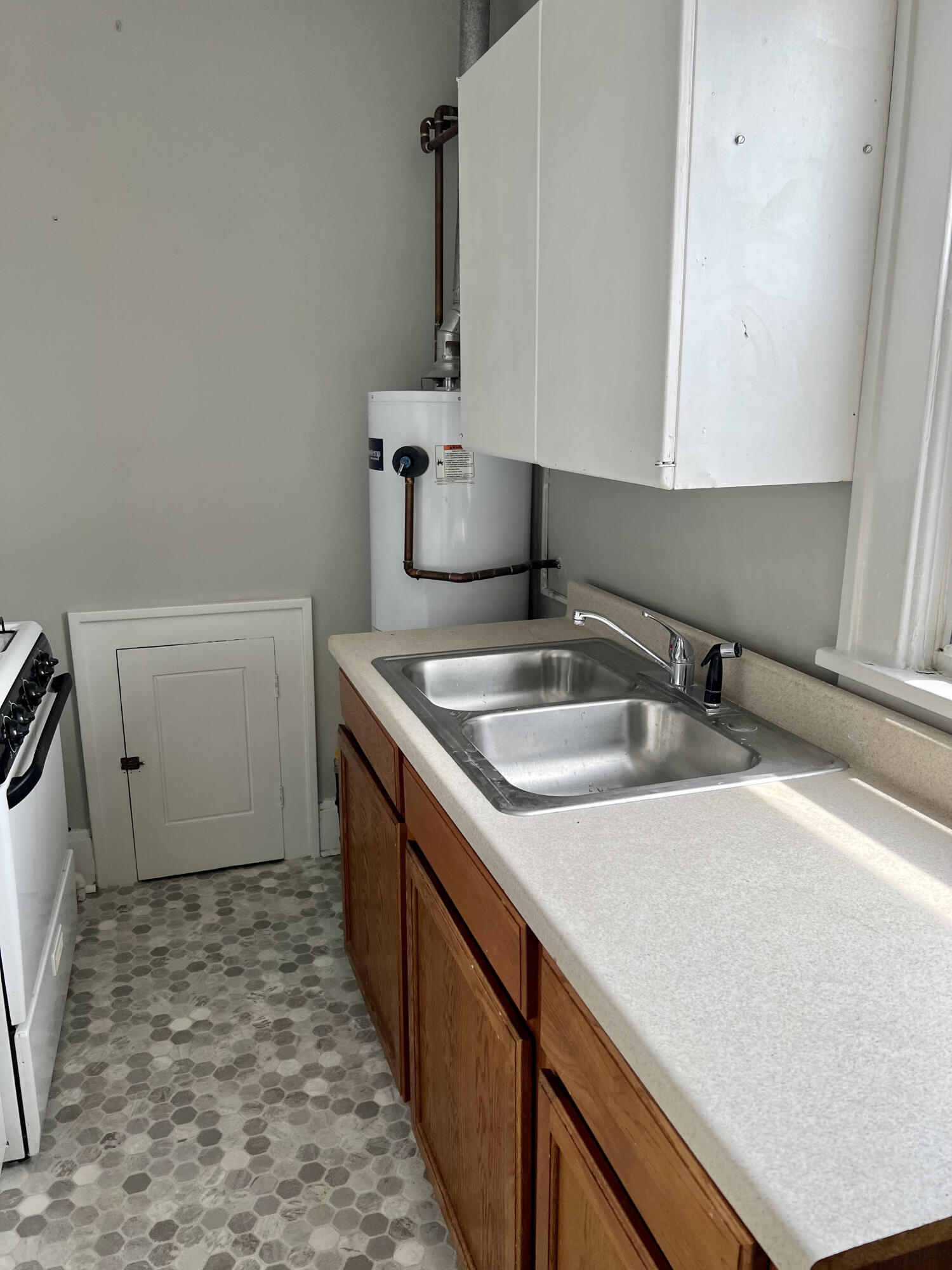 176 Market Street 301 Property Photo 3