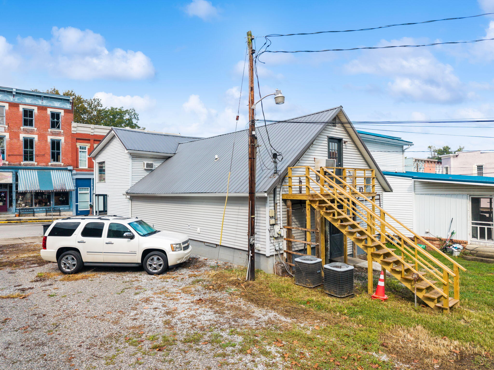 207 Main Street Property Photo 4