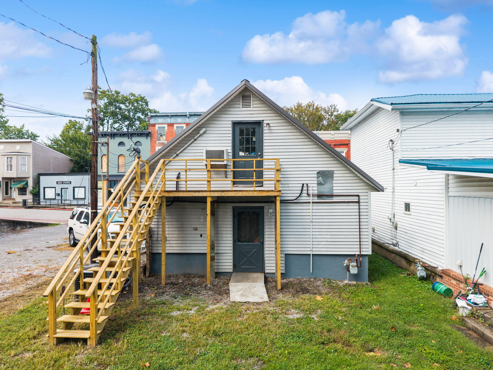 207 Main Street Property Photo 5