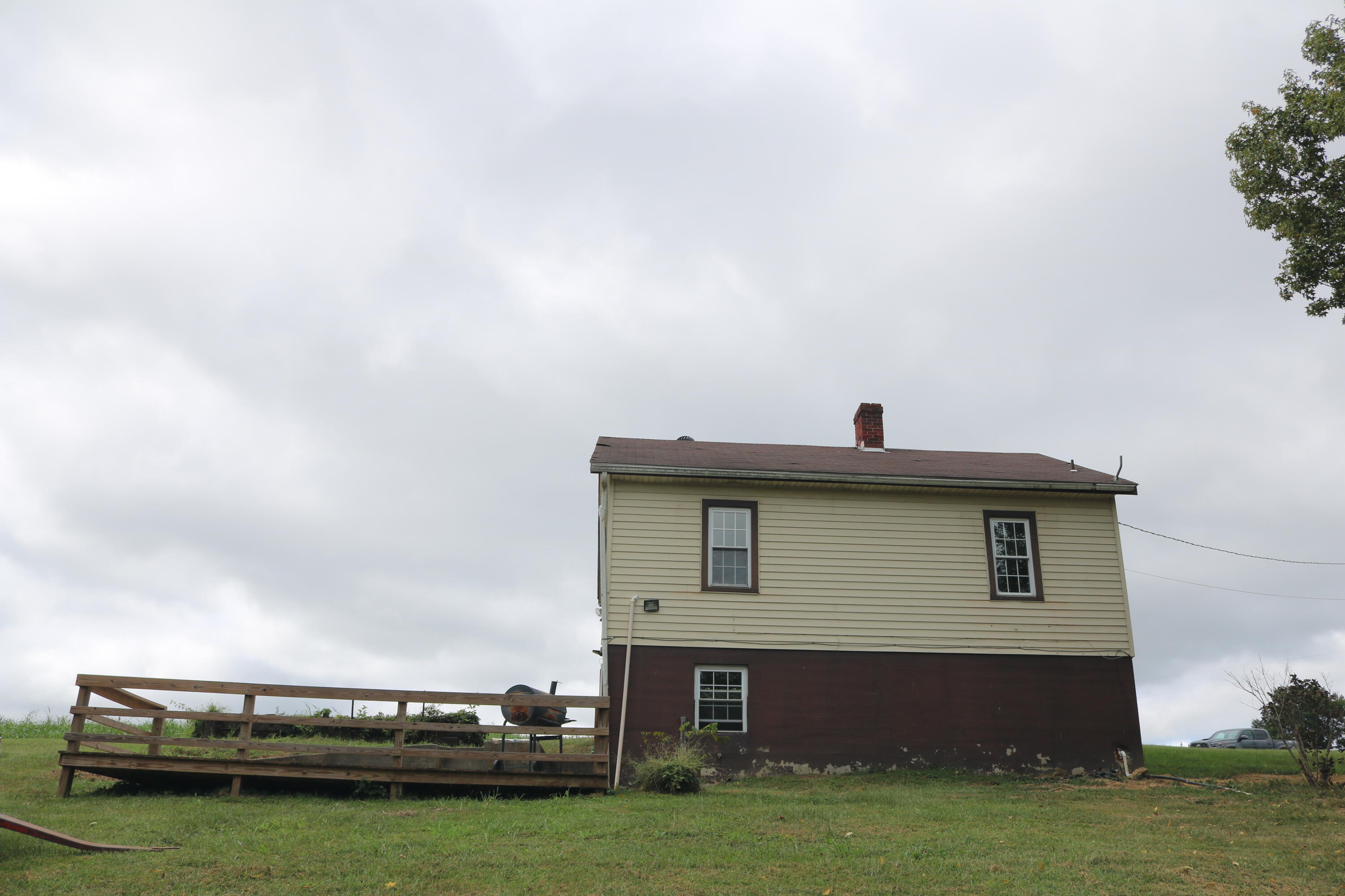 3284 Moorefield Road Property Photo 6
