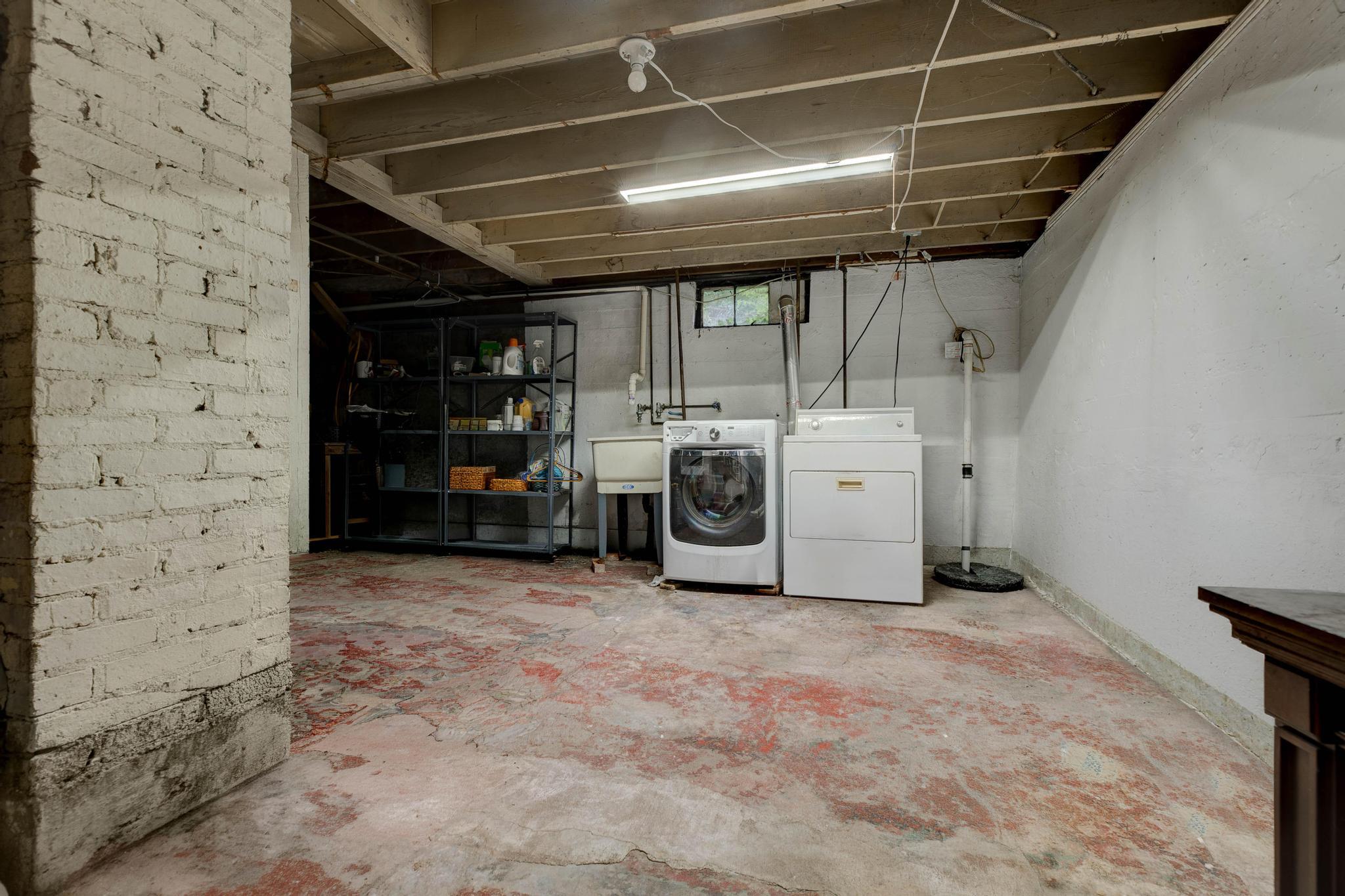 408 W Maple Street Property Photo 16