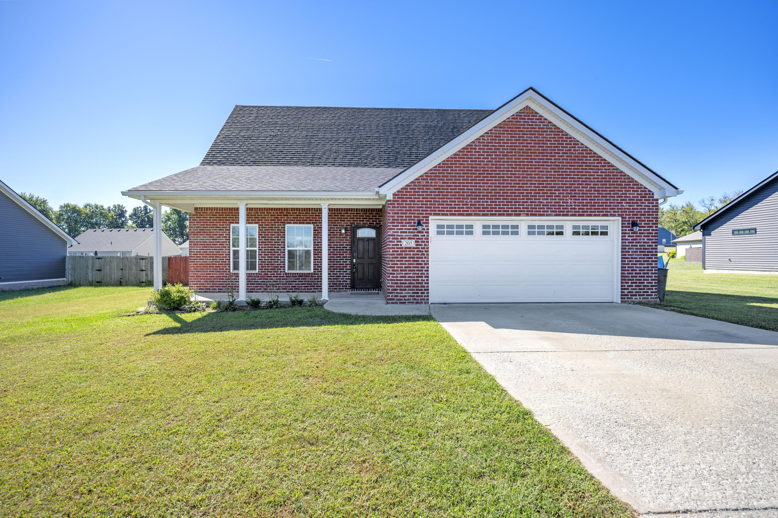 205 Bentley Way Property Photo 1