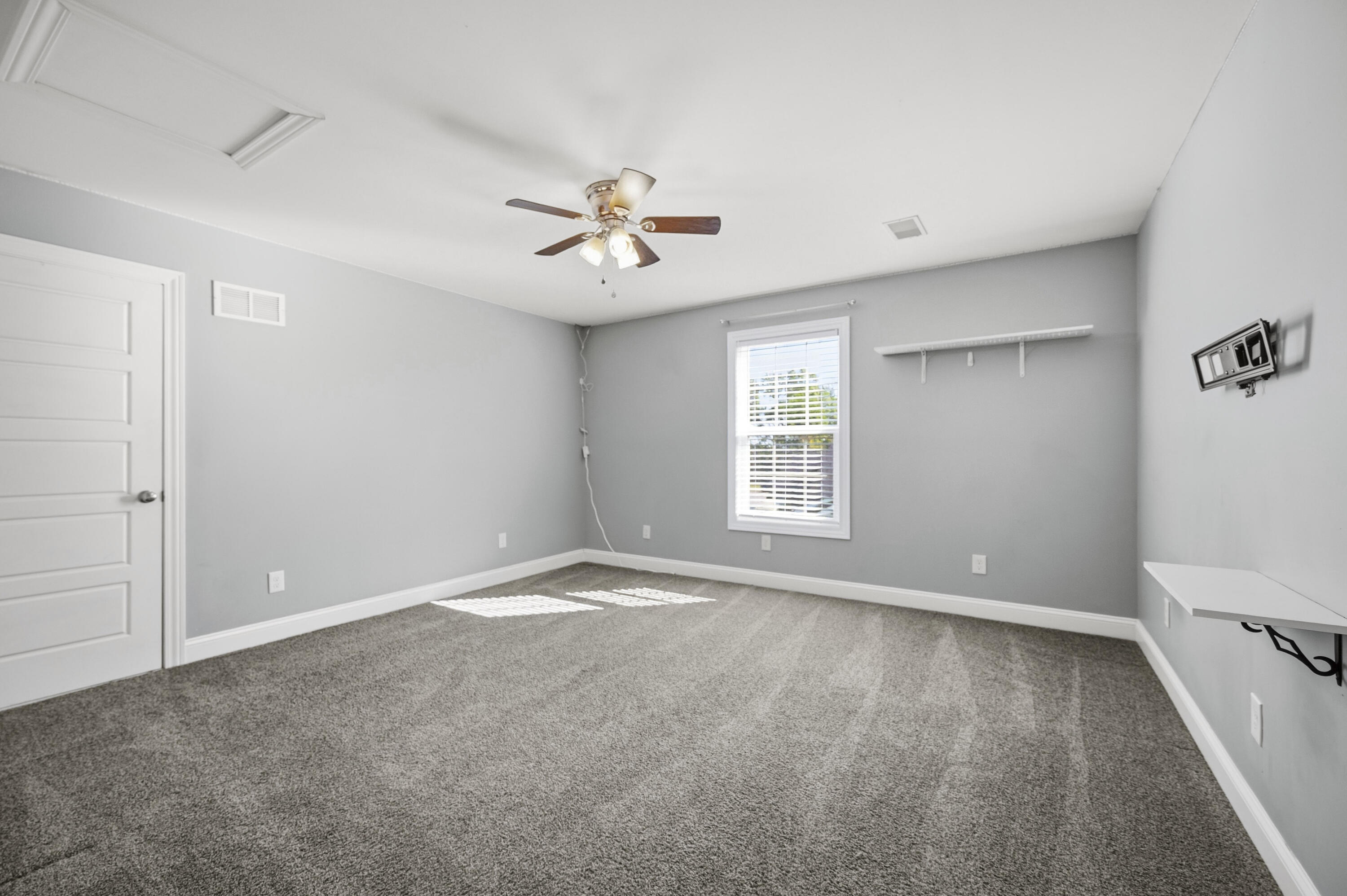 205 Bentley Way Property Photo 30