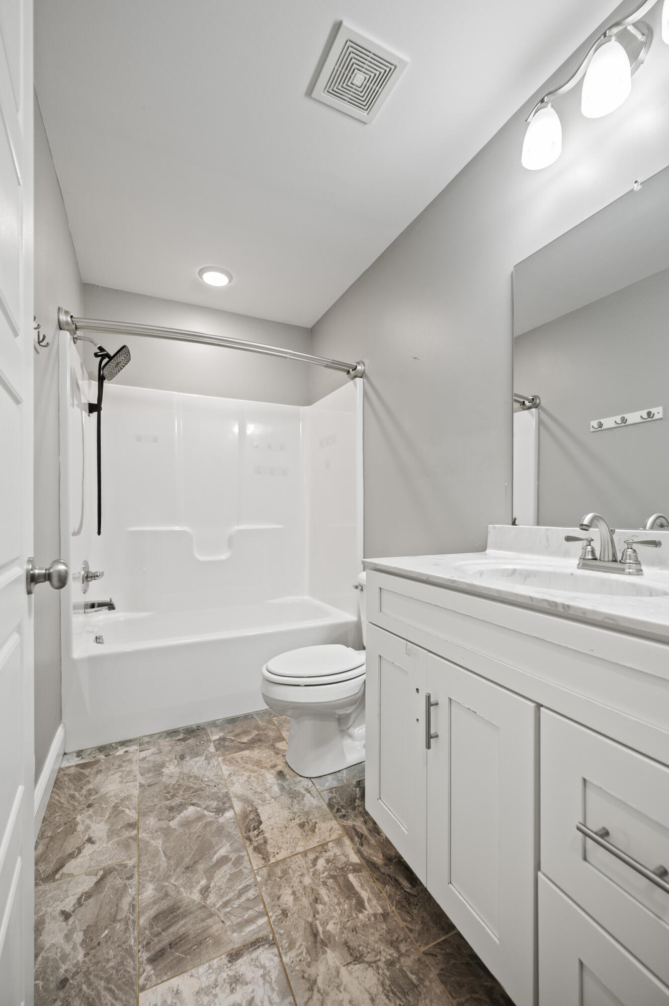 205 Bentley Way Property Photo 32