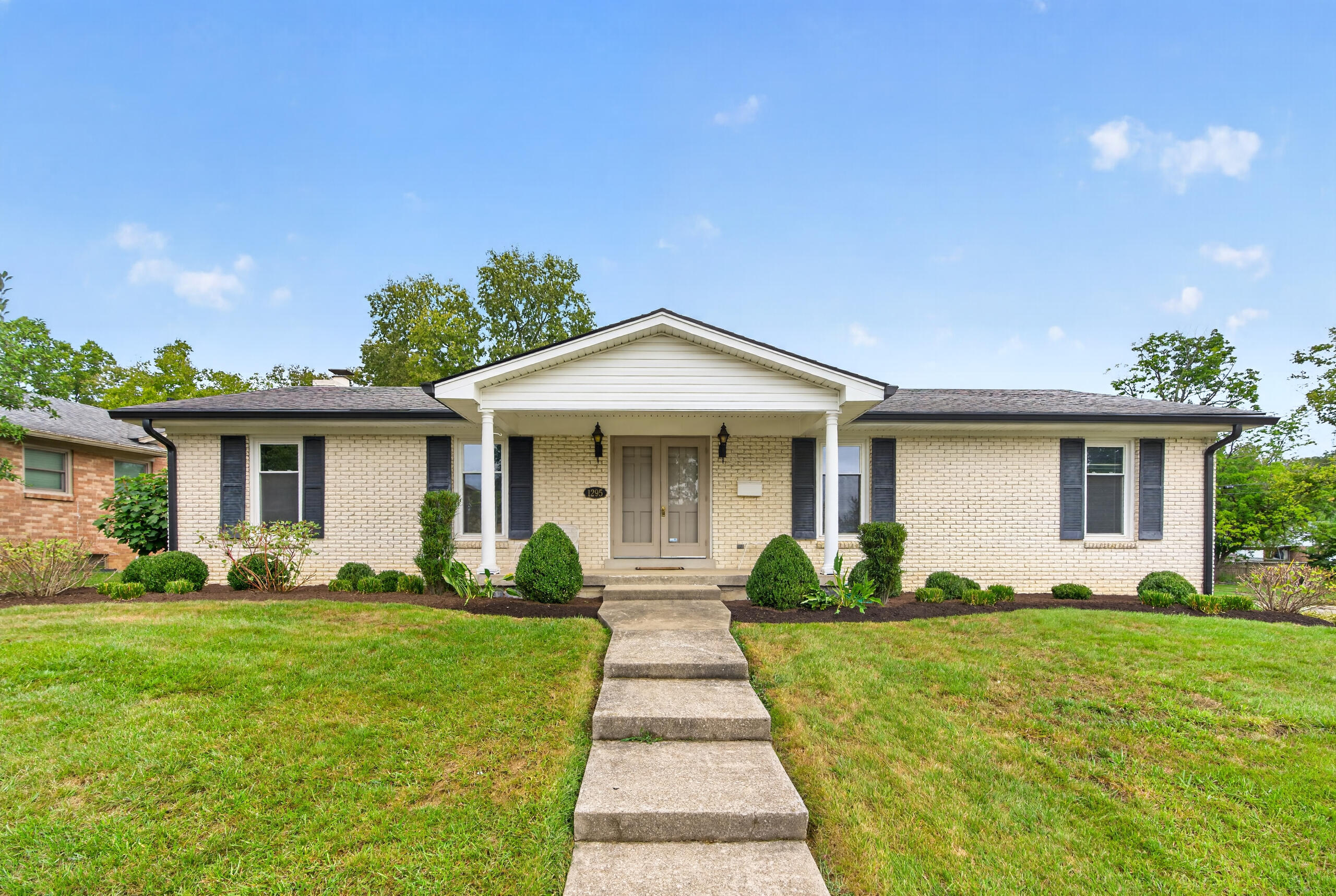 1295 Oaklawn Park Property Photo 1