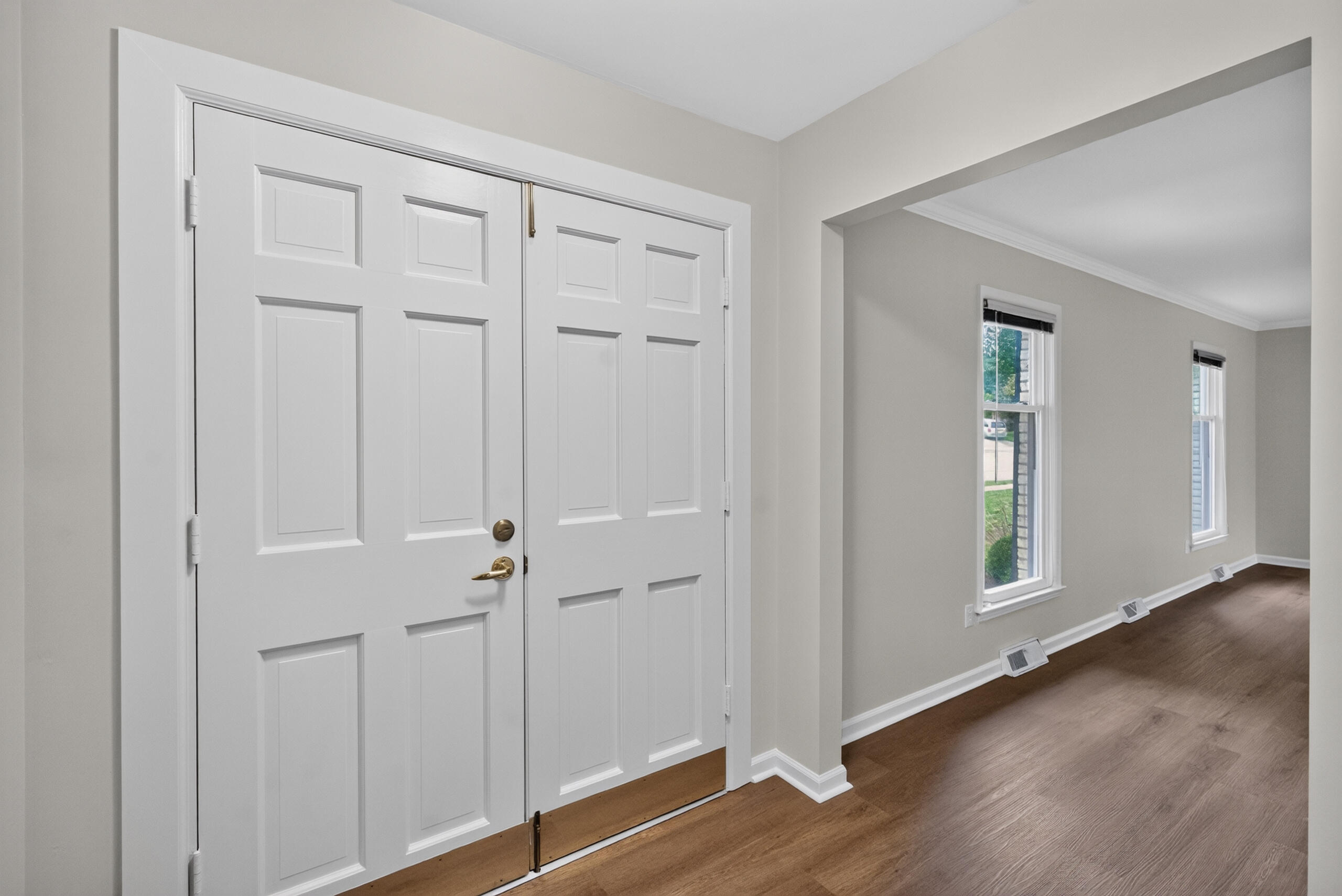 1295 Oaklawn Park Property Photo 6
