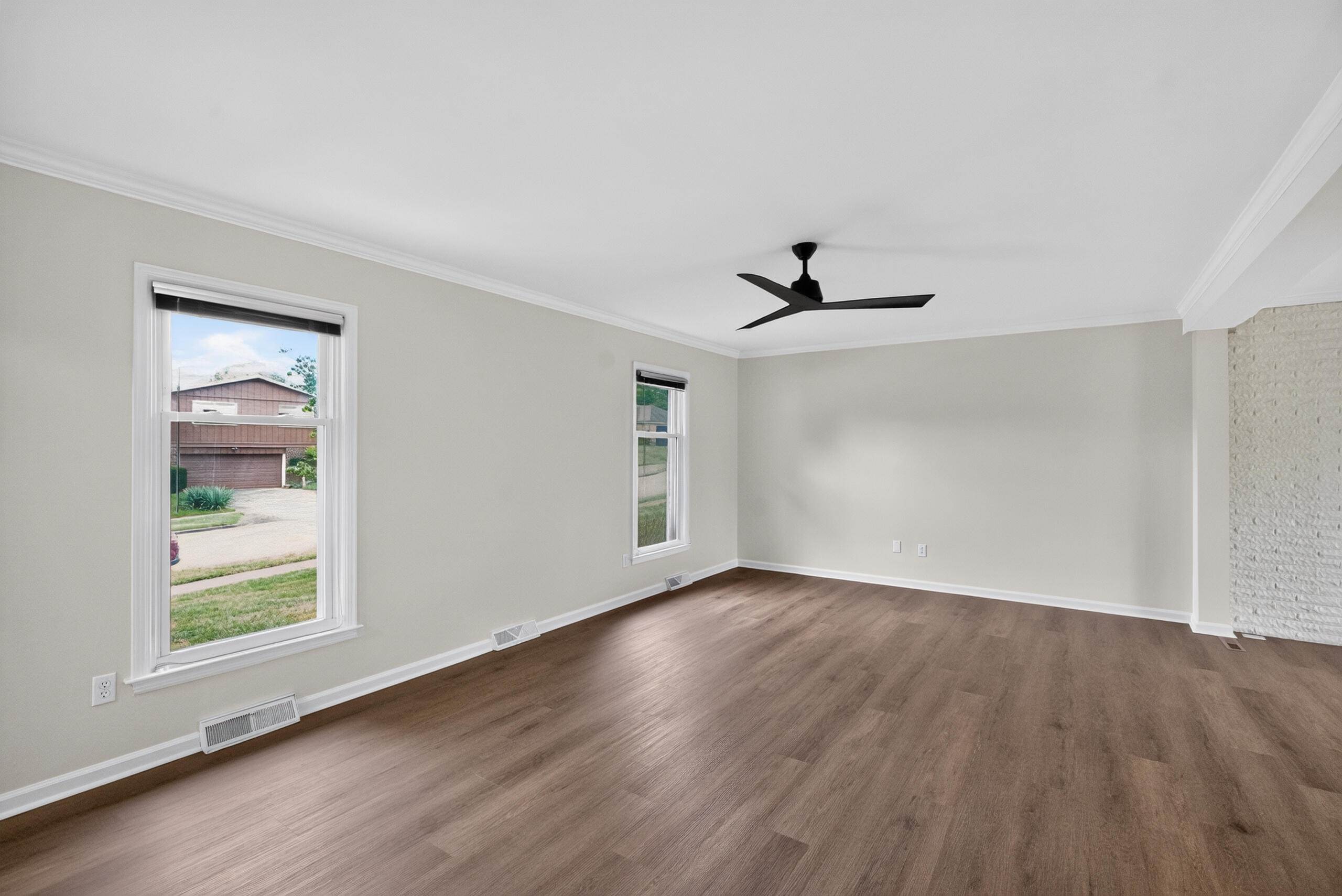 1295 Oaklawn Park Property Photo 7