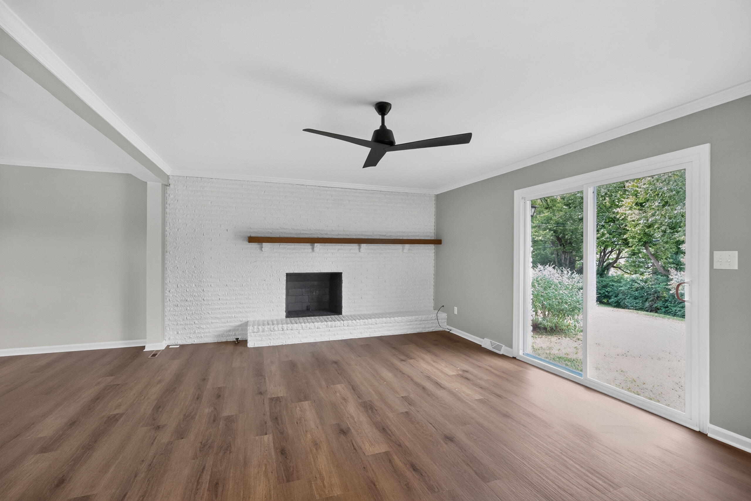 1295 Oaklawn Park Property Photo 10