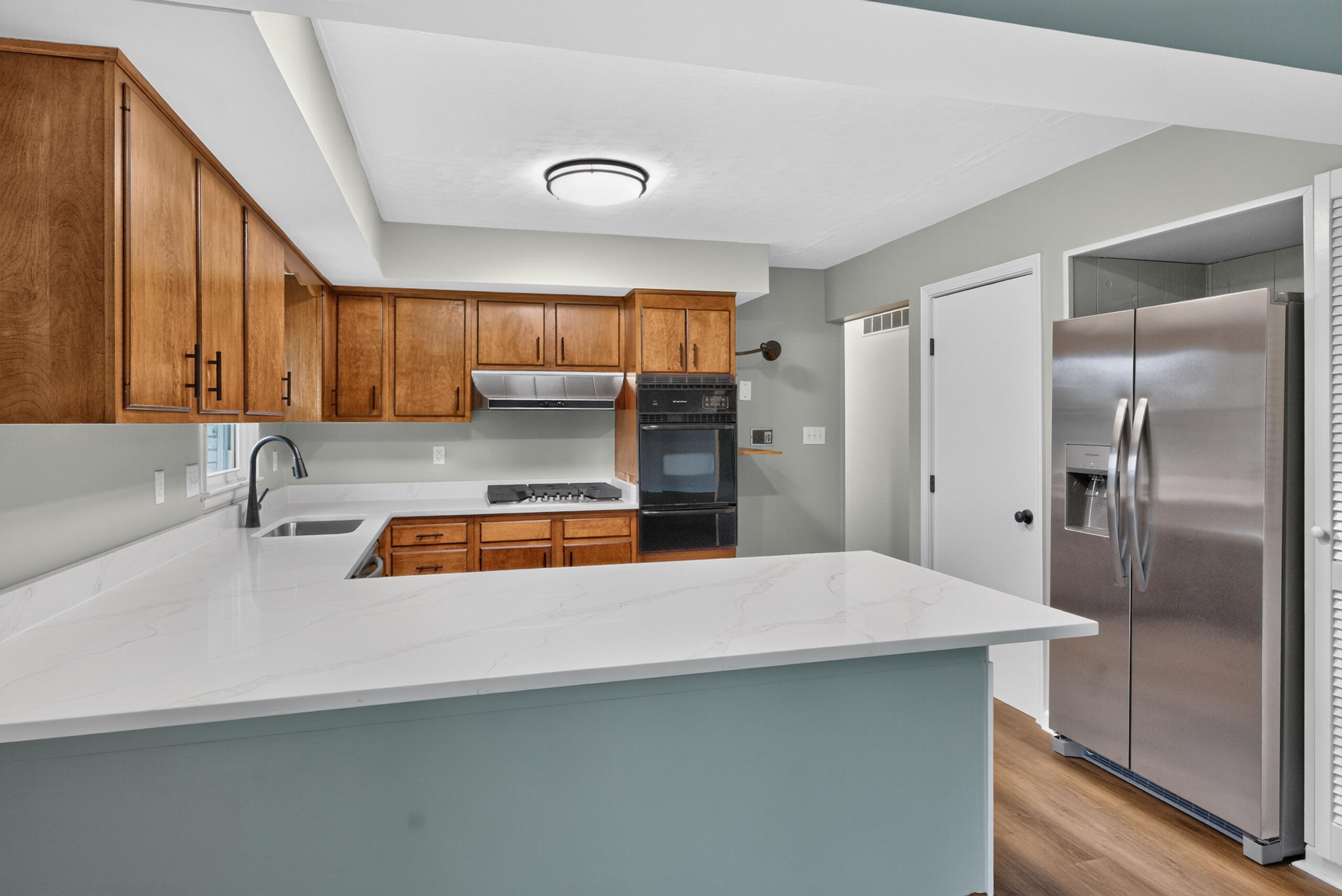 1295 Oaklawn Park Property Photo 12