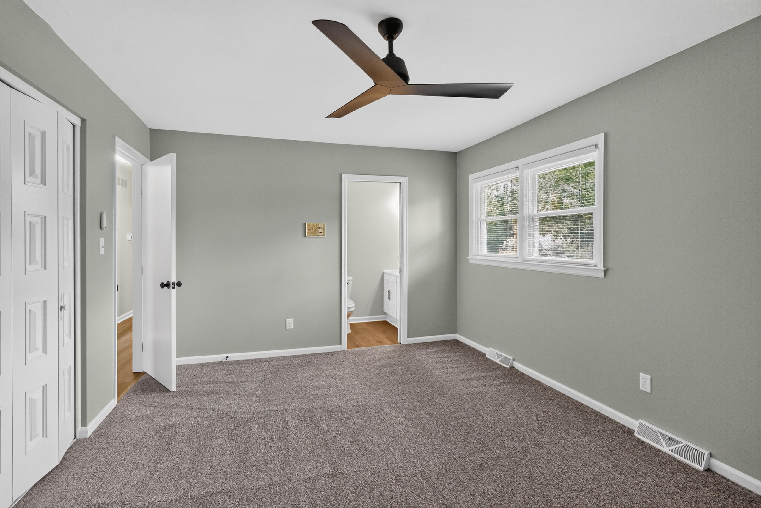 1295 Oaklawn Park Property Photo 19