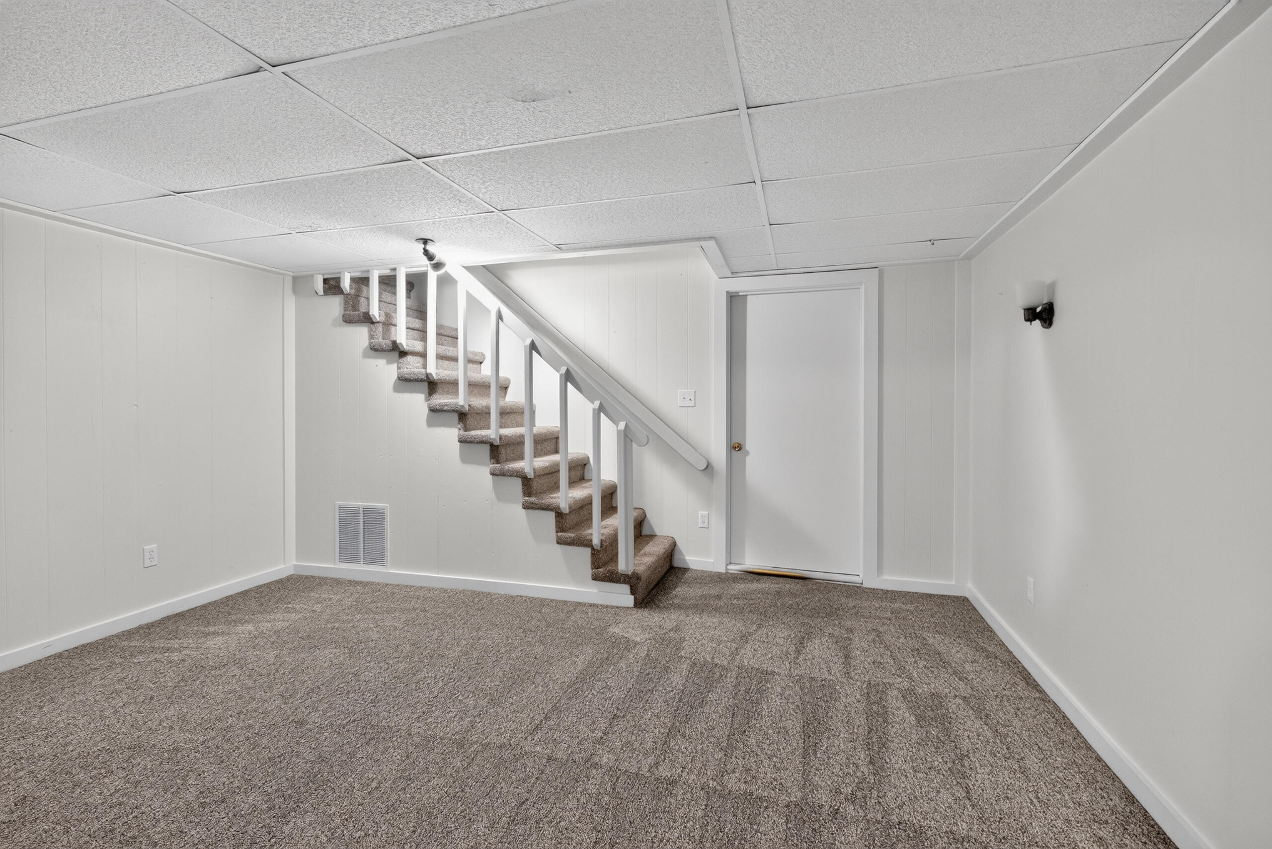 1295 Oaklawn Park Property Photo 24