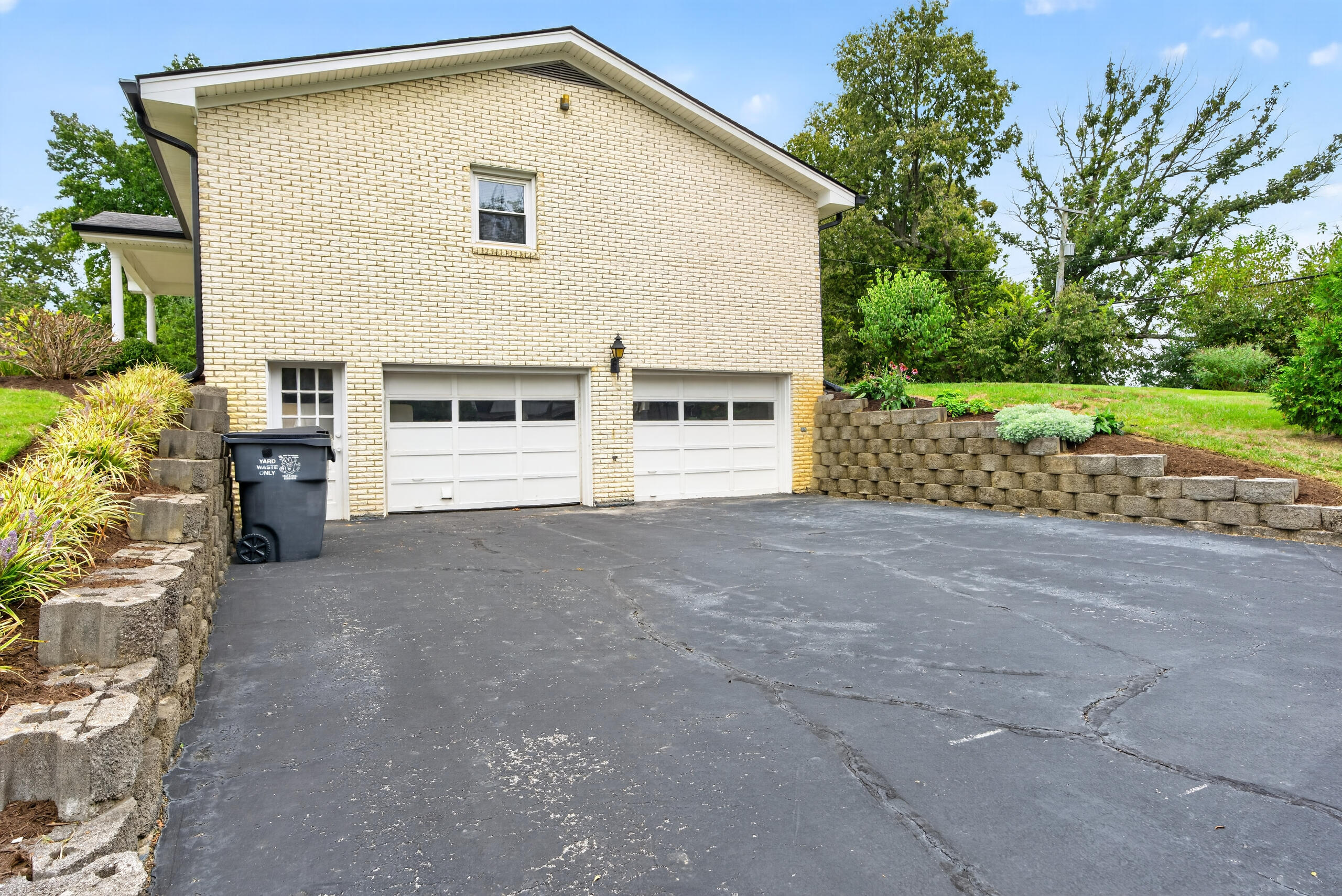 1295 Oaklawn Park Property Photo 33