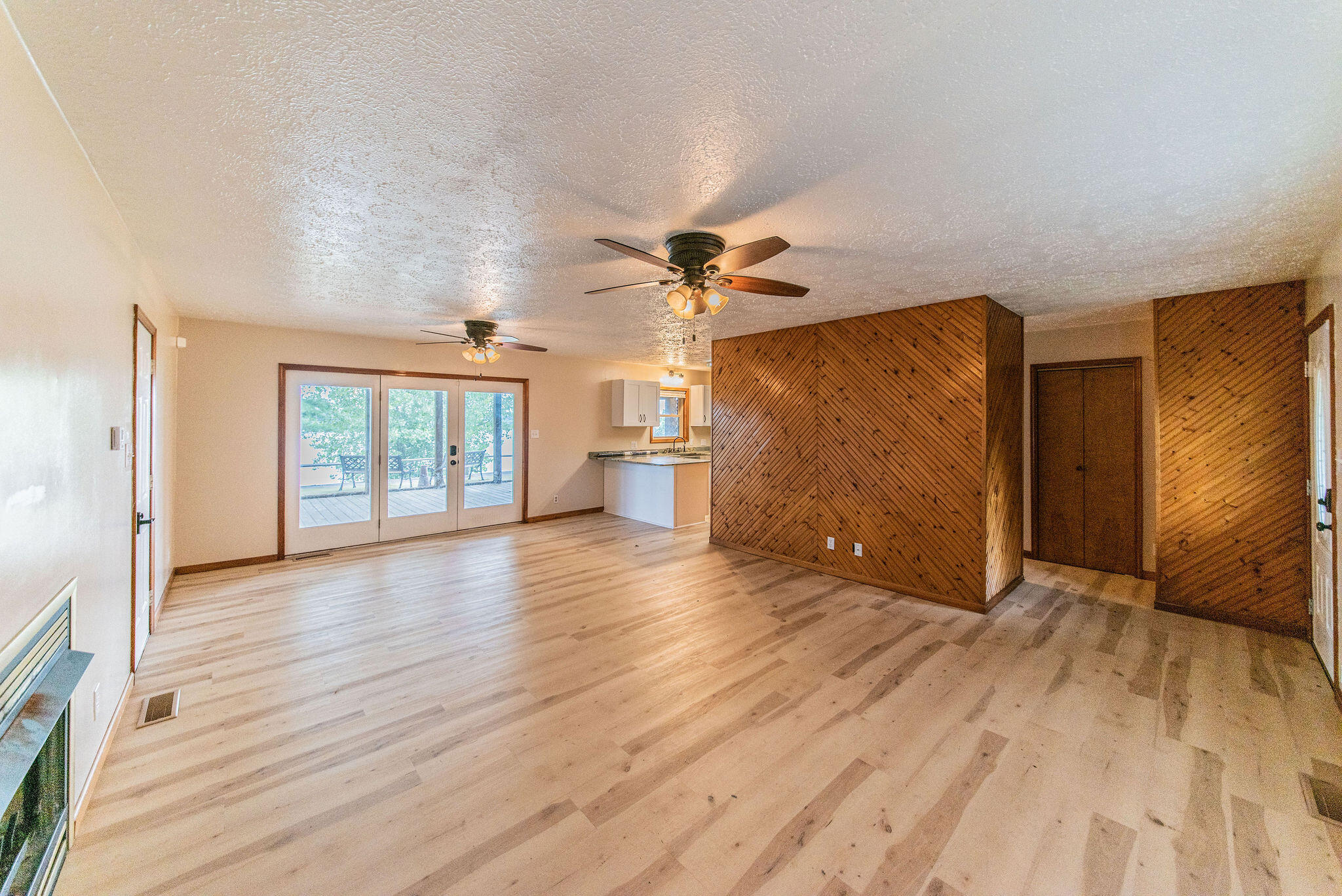 671 Riverview Drive Property Photo 4