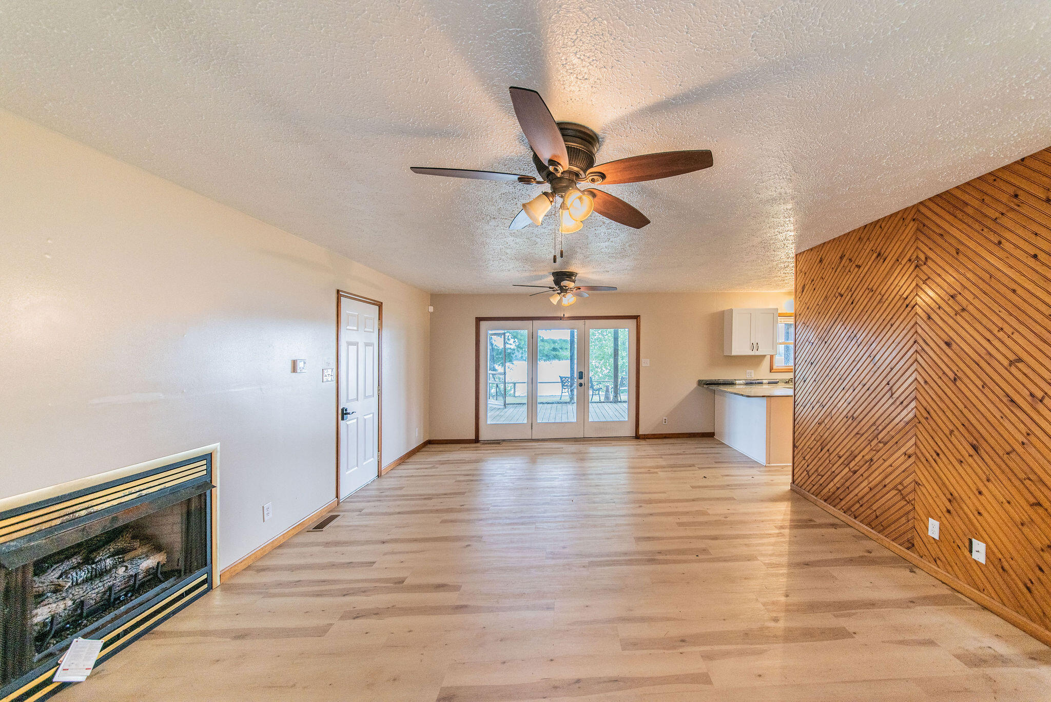671 Riverview Drive Property Photo 5