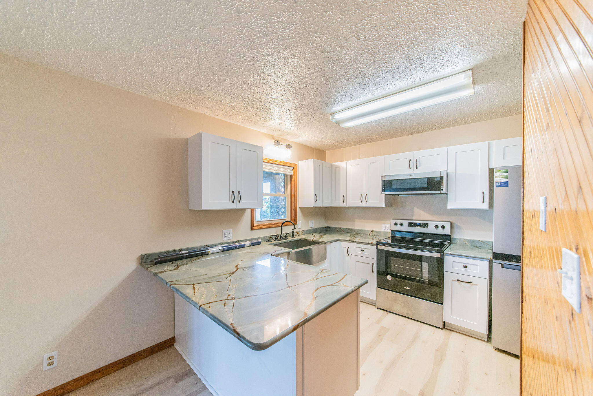671 Riverview Drive Property Photo 9