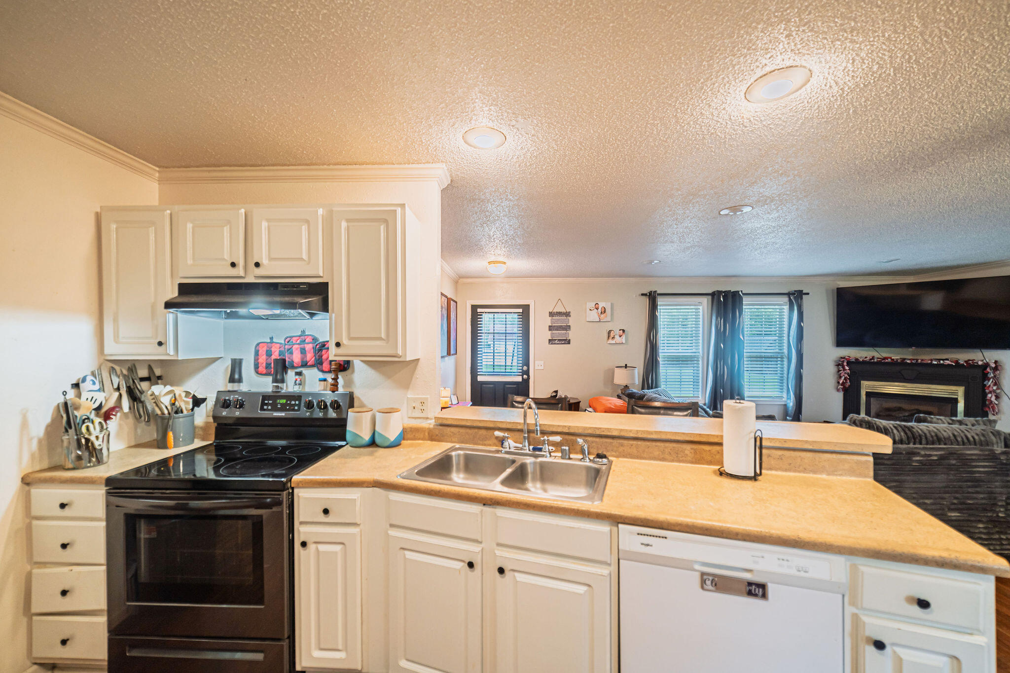 140 Caleb Drive Property Photo 3