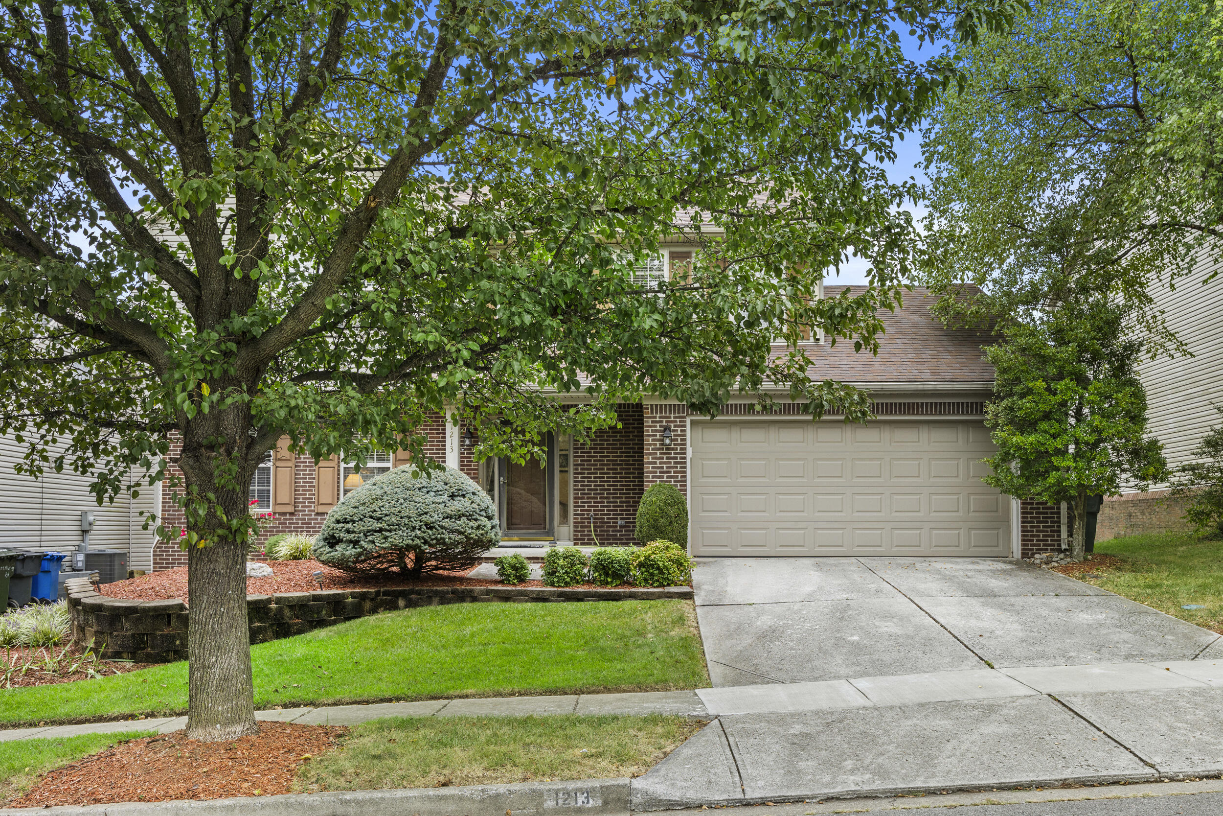 1213 Aldridge Way Property Photo 2