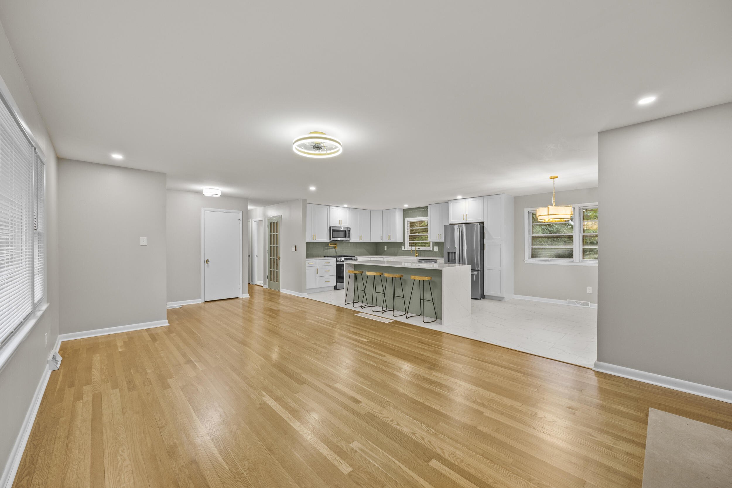 3272 Saxon Drive Property Photo 11