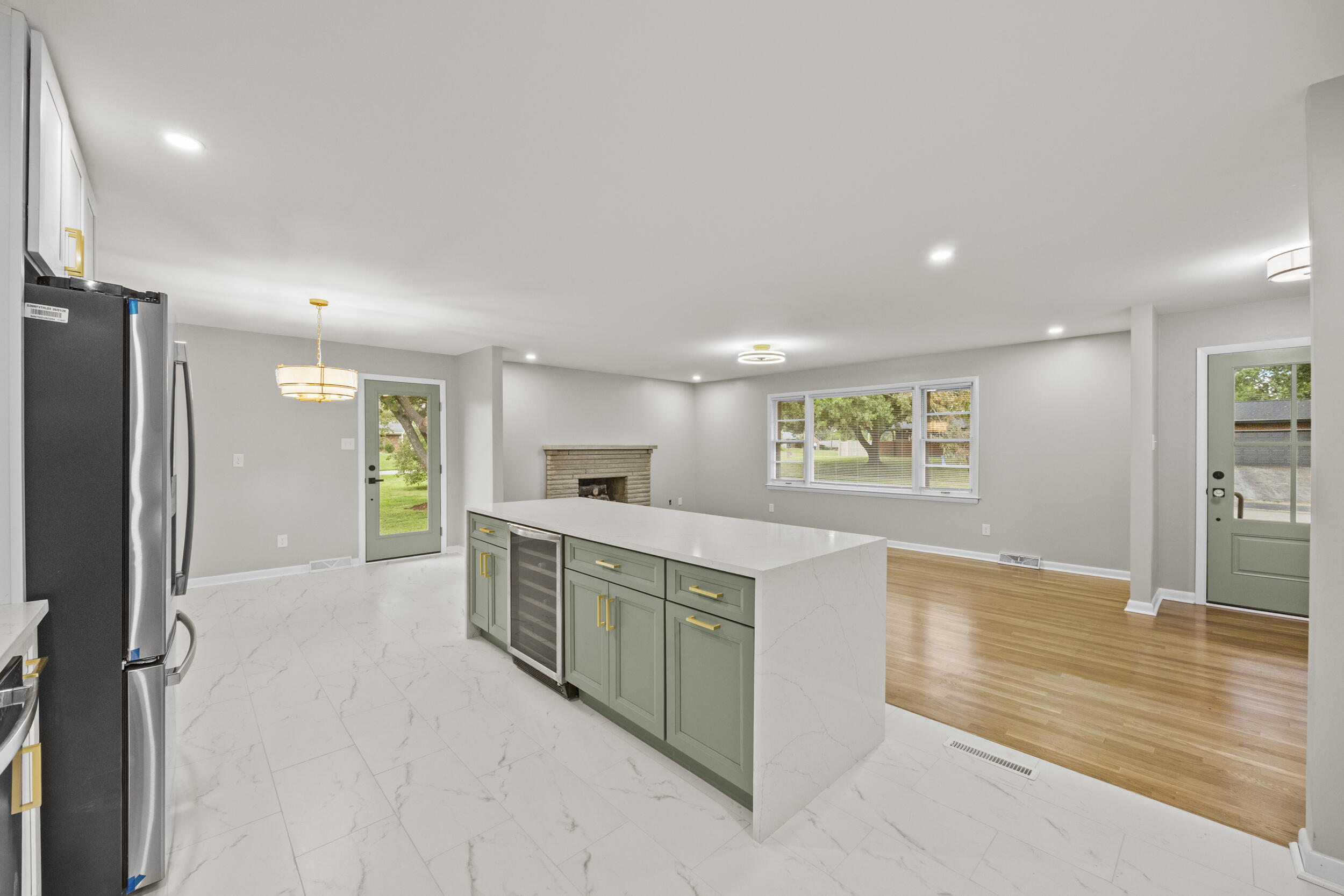3272 Saxon Drive Property Photo 13