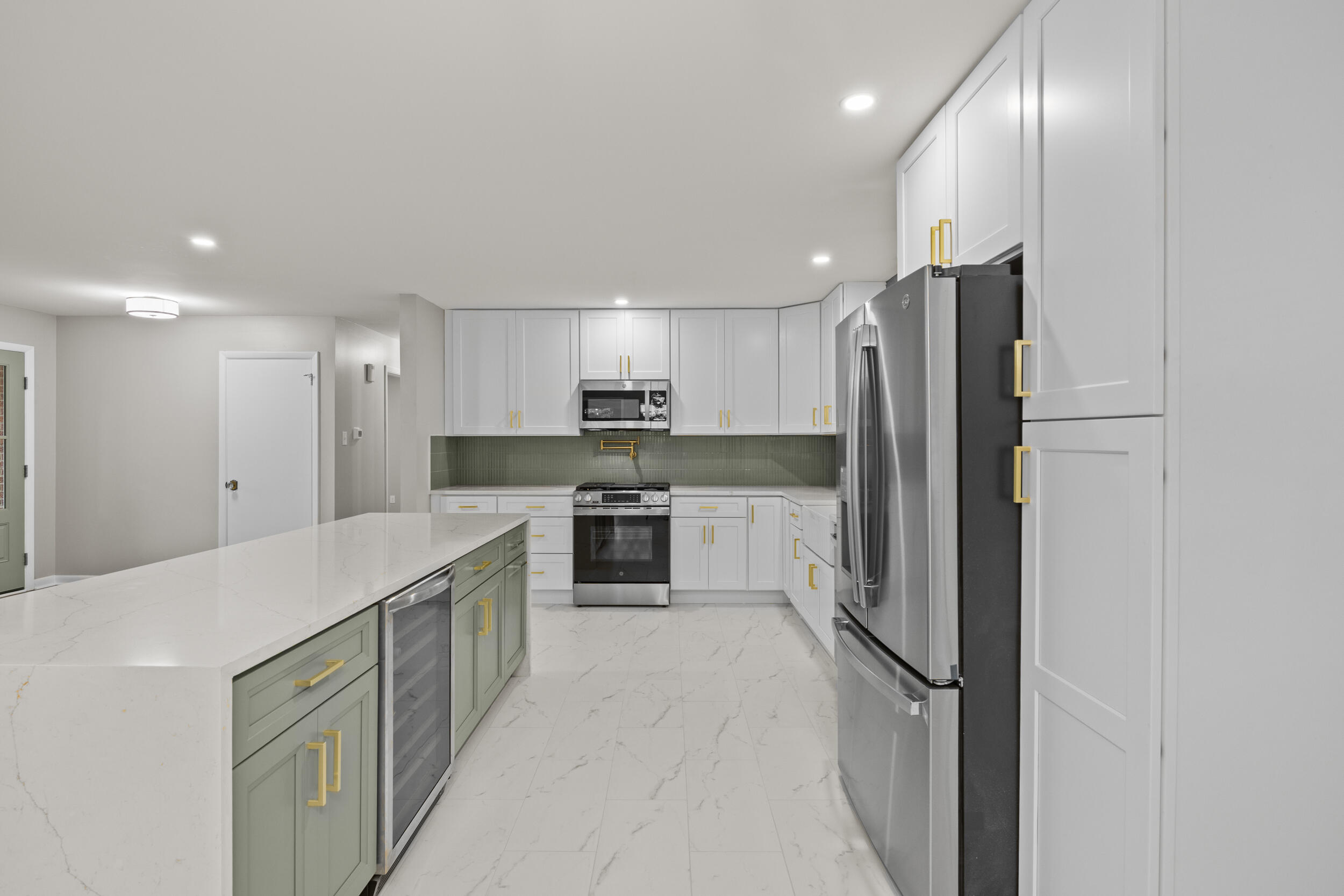3272 Saxon Drive Property Photo 16