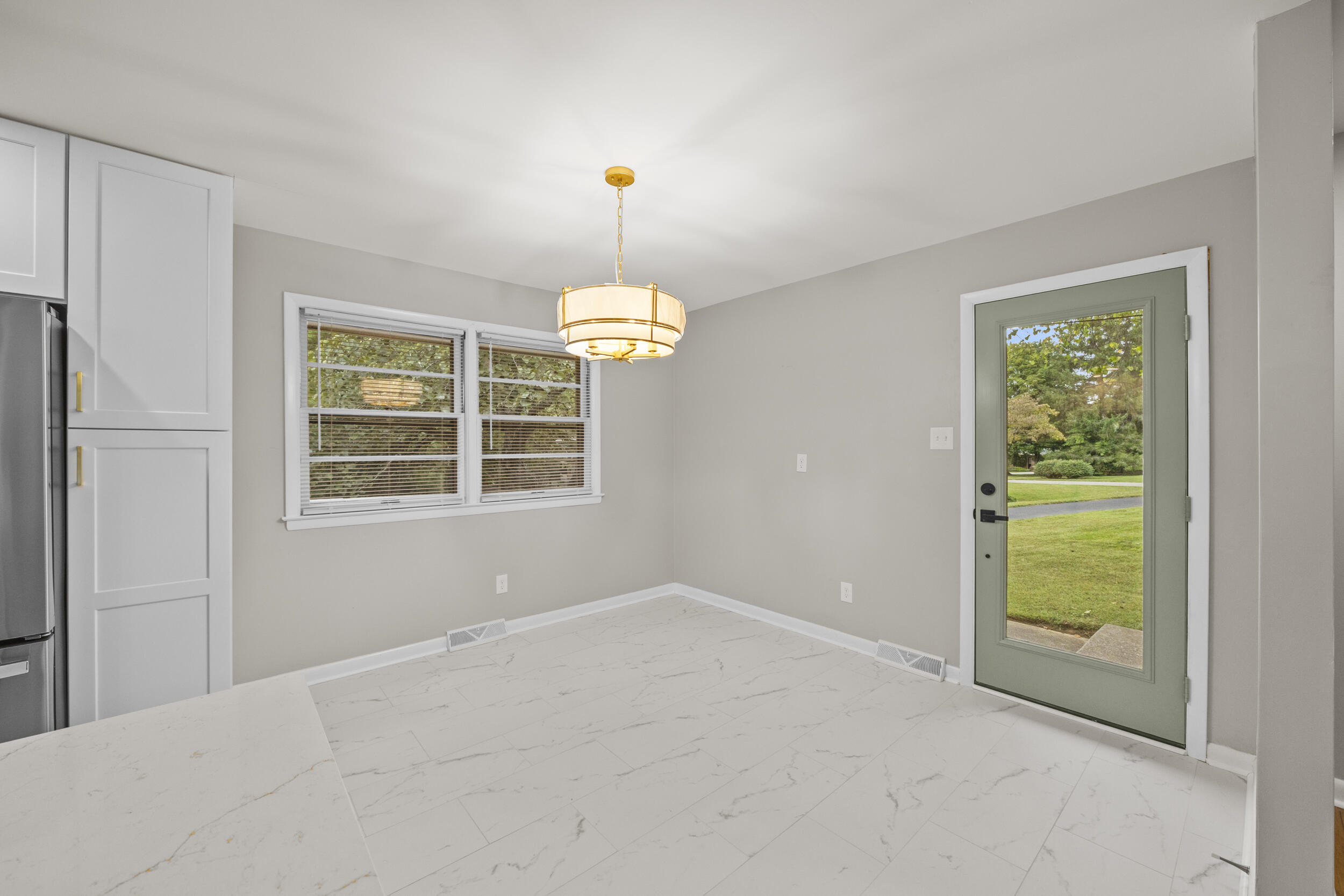 3272 Saxon Drive Property Photo 20
