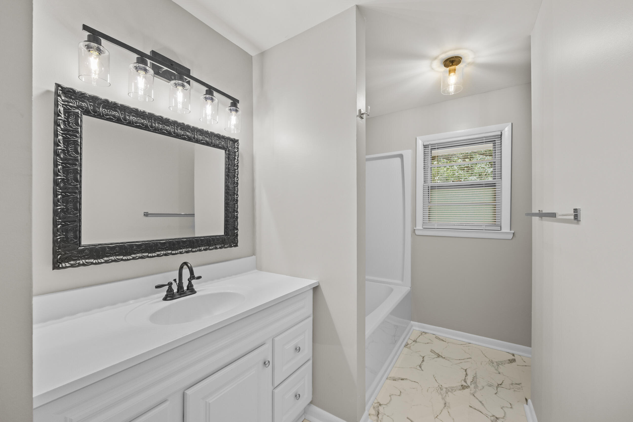 3272 Saxon Drive Property Photo 31