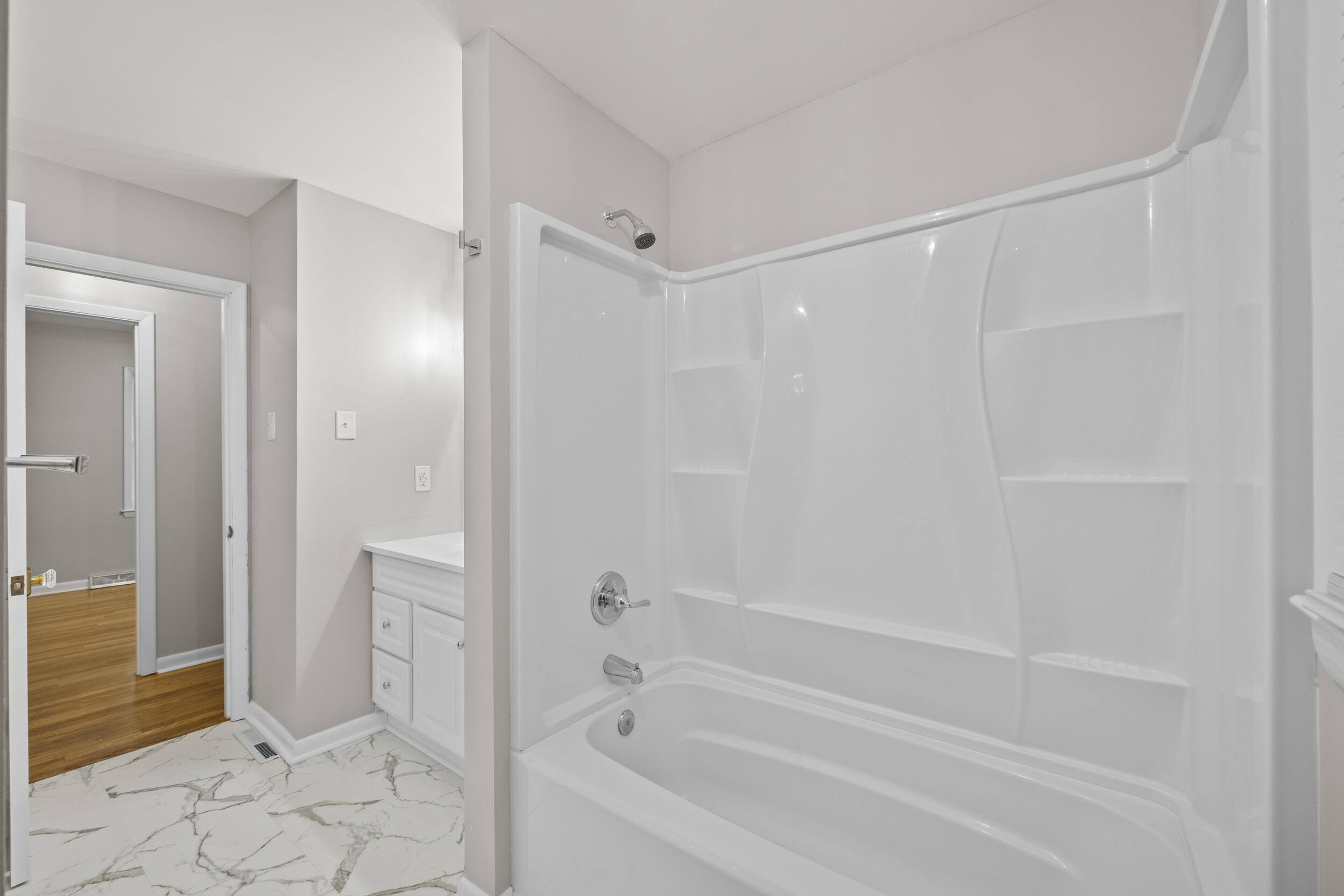 3272 Saxon Drive Property Photo 32