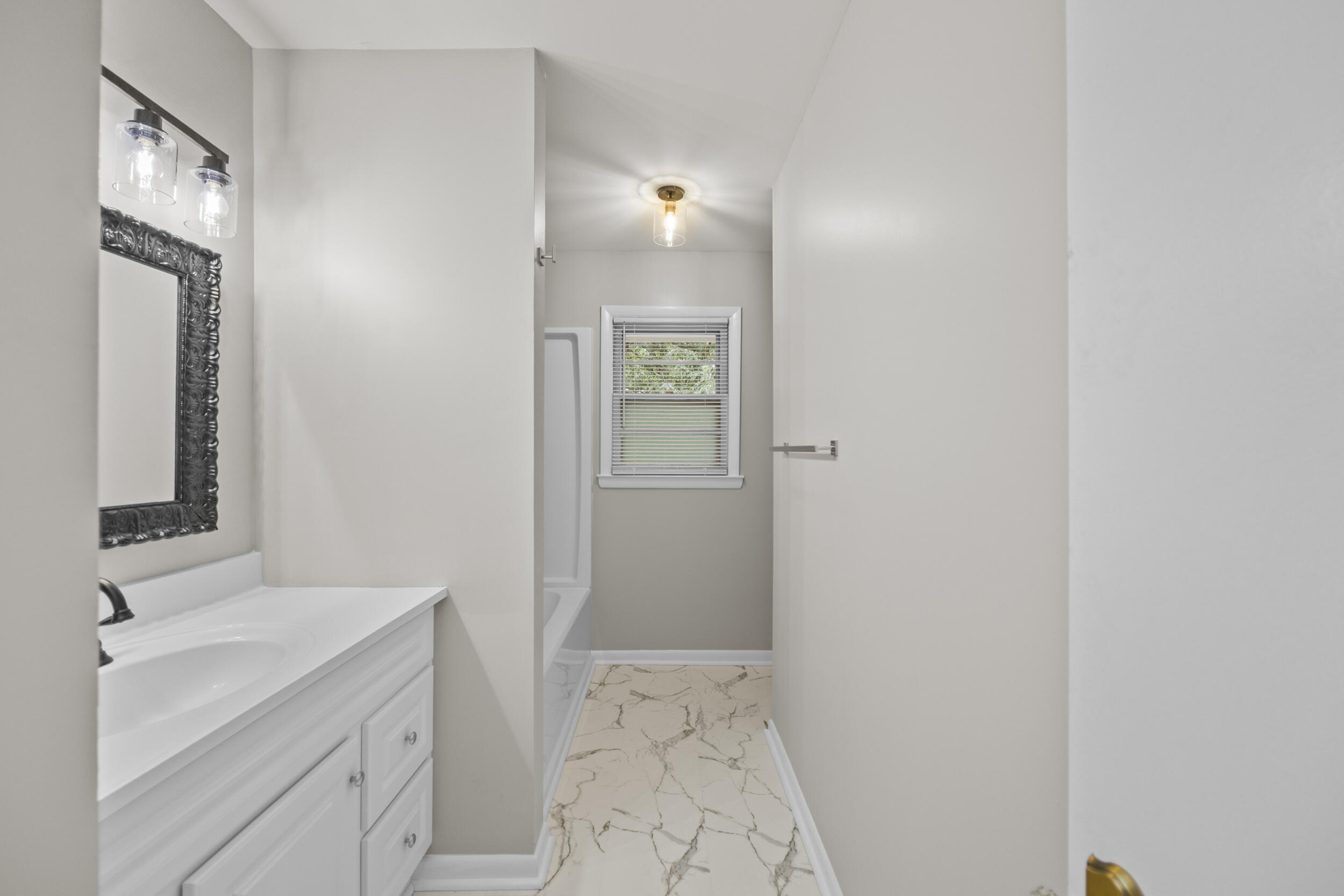 3272 Saxon Drive Property Photo 33